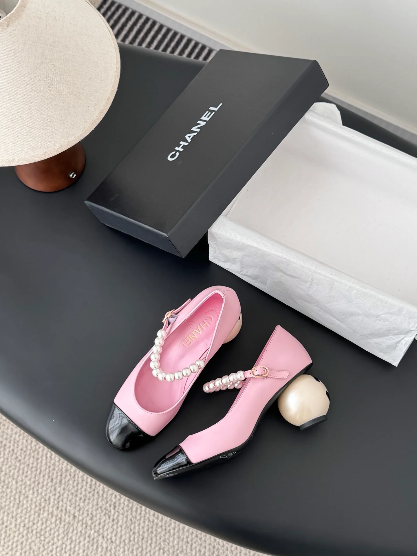 Chan 26ss pearl mary jane flats