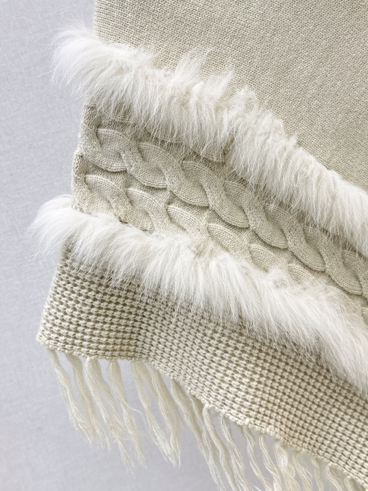 Fen 26fw fur-trim cape jacket