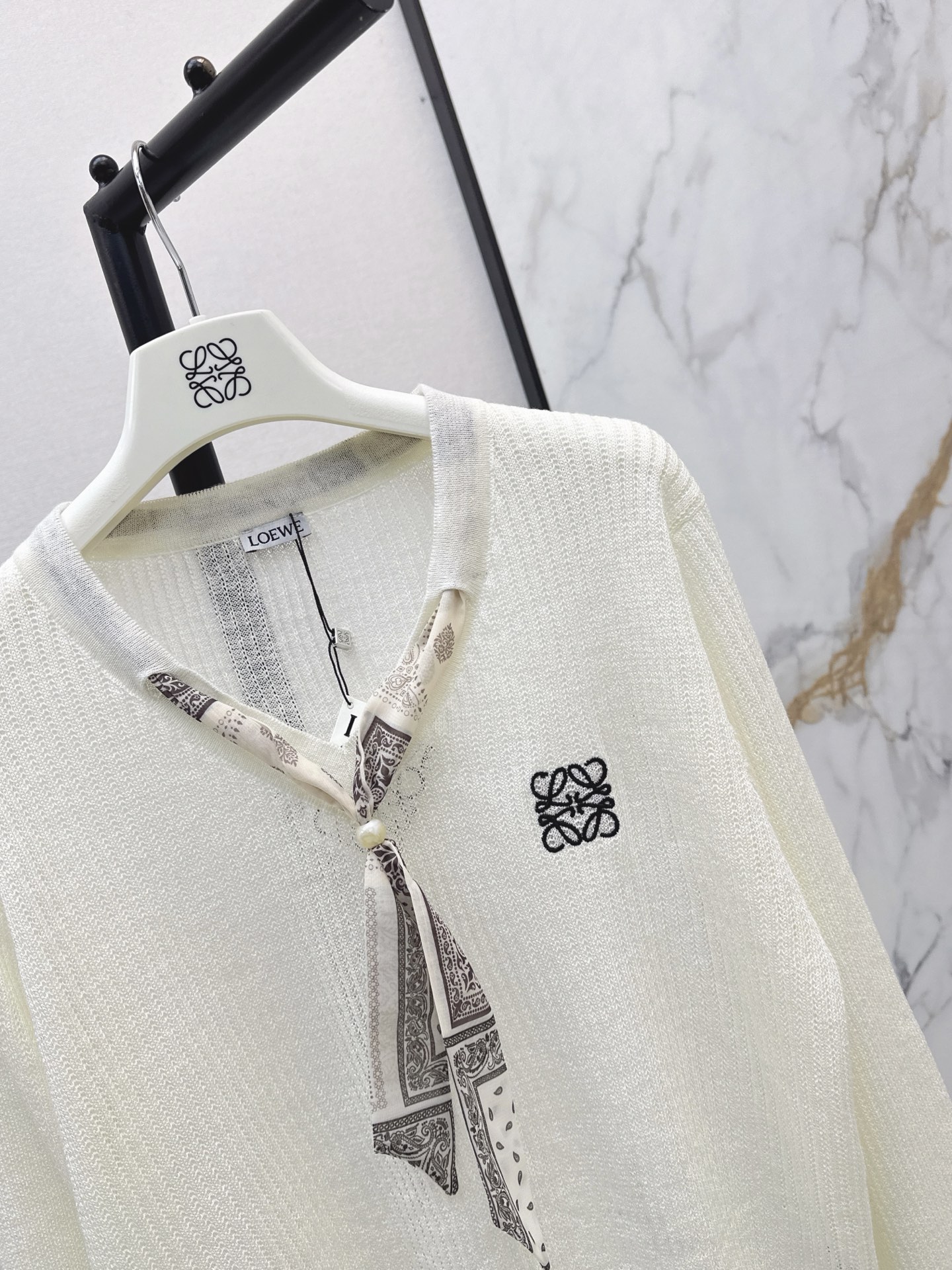 Loe 26fw scraf knit sweater