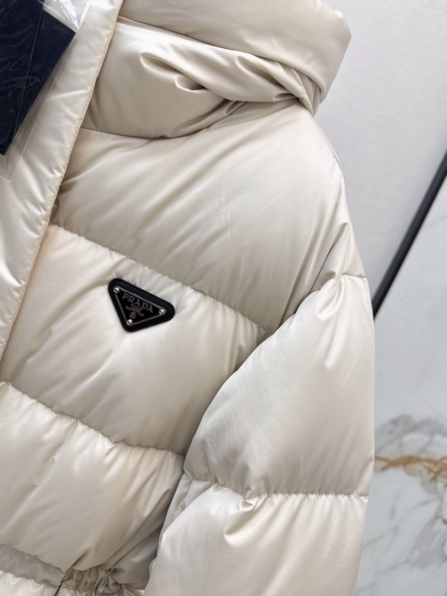 Pra 26fw hooded drawsting down jacket