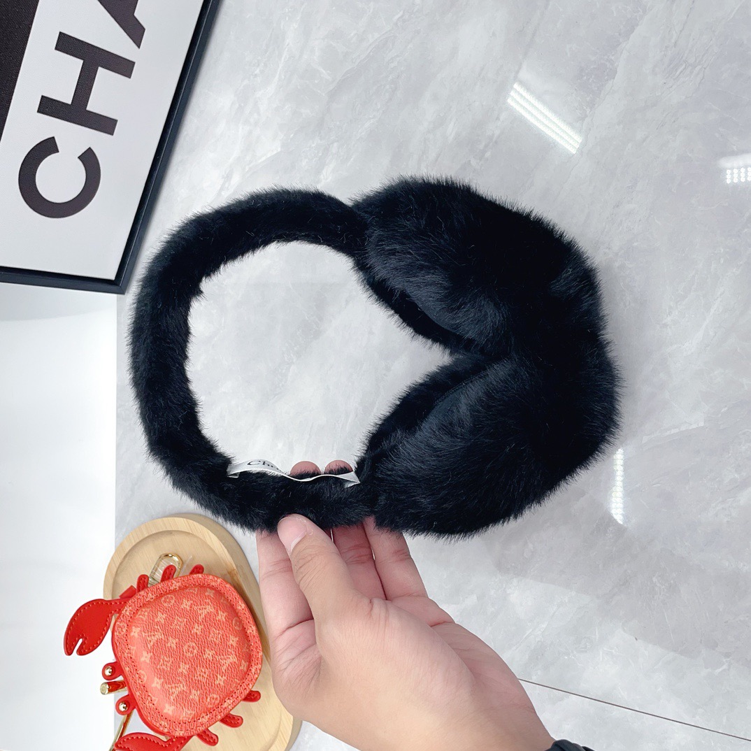 CD 26fw fluffy fur-look earmuffs
