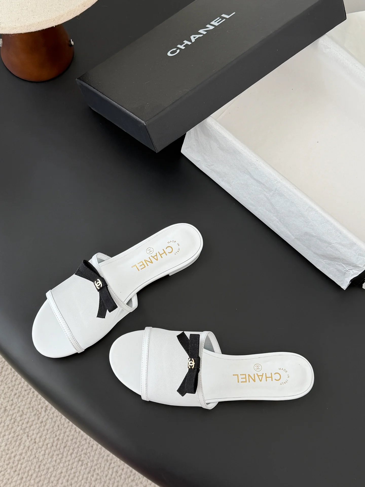 Chan 26ss bow mesh slides