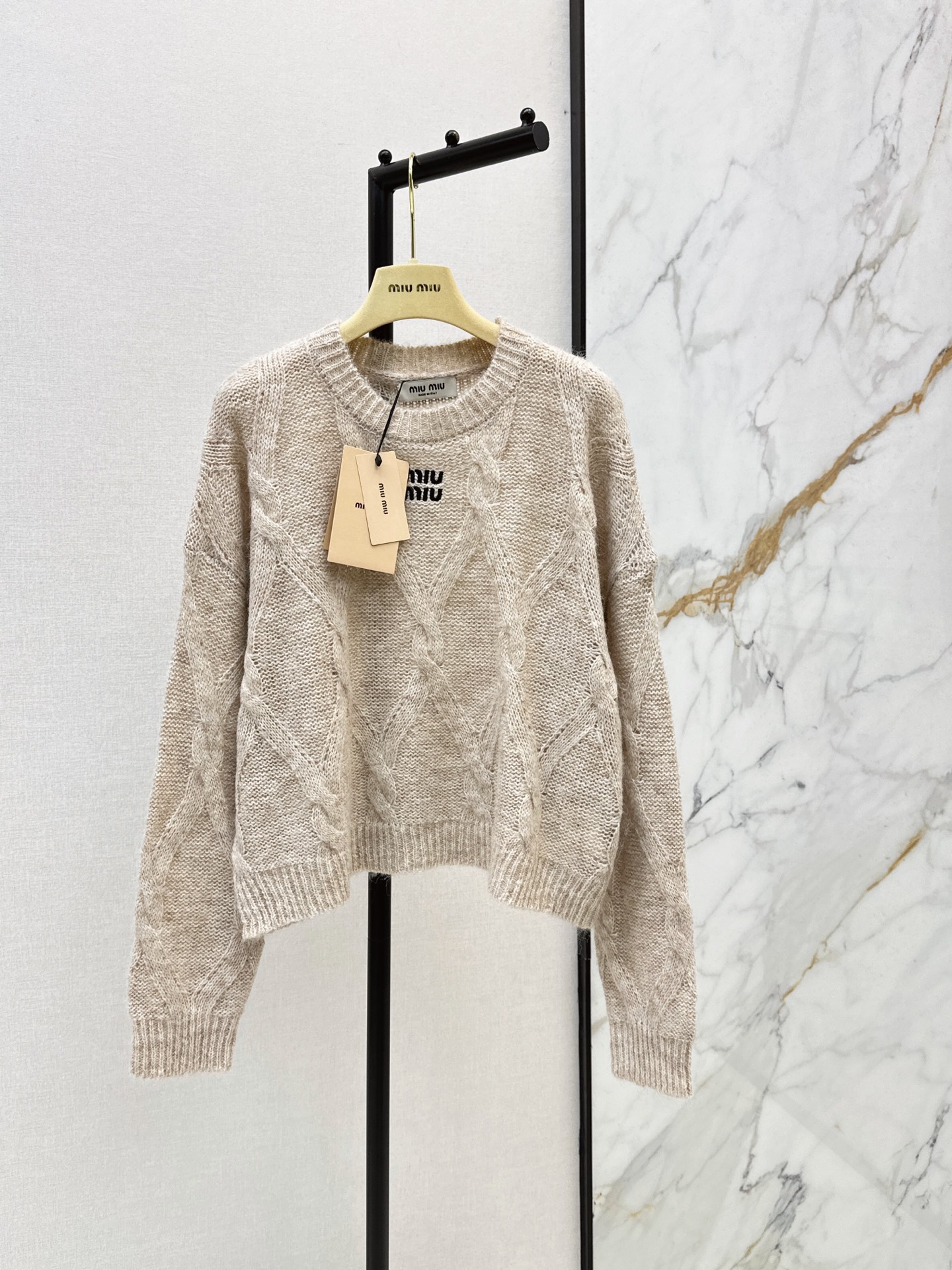 Miu 26fw letter embroidery sweater