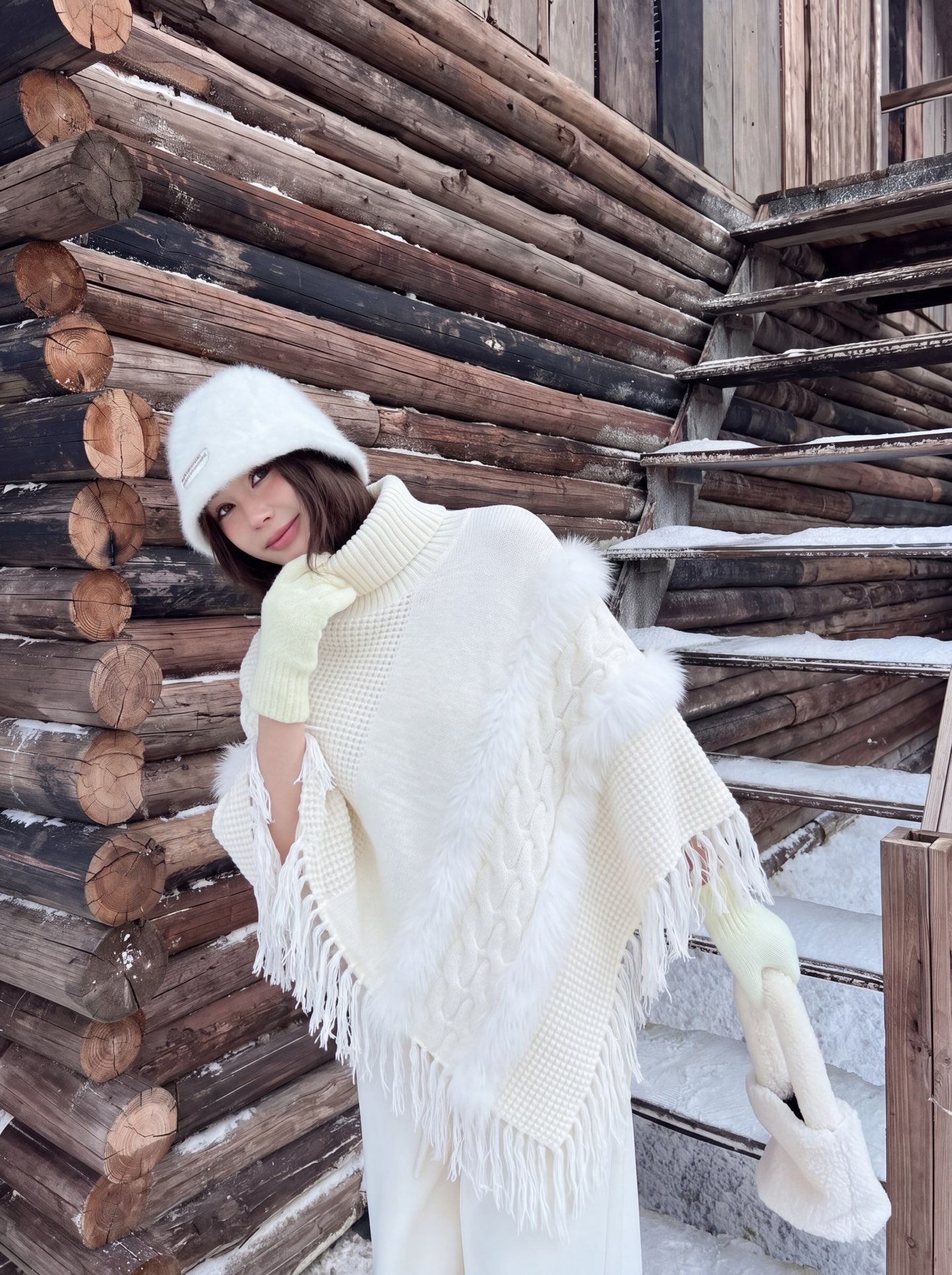Fen 26fw fur-trim cape jacket