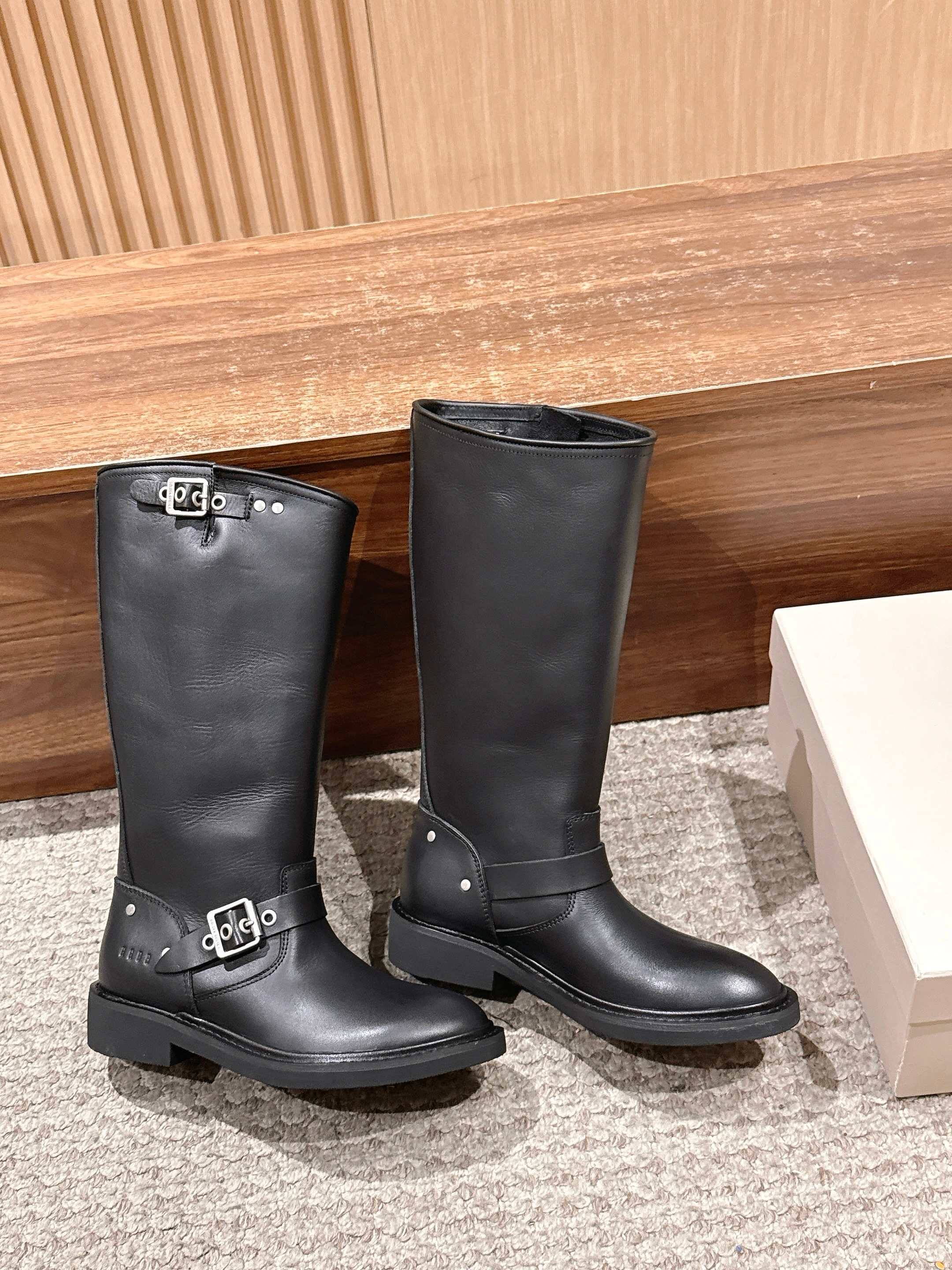 Gold 25fw boots