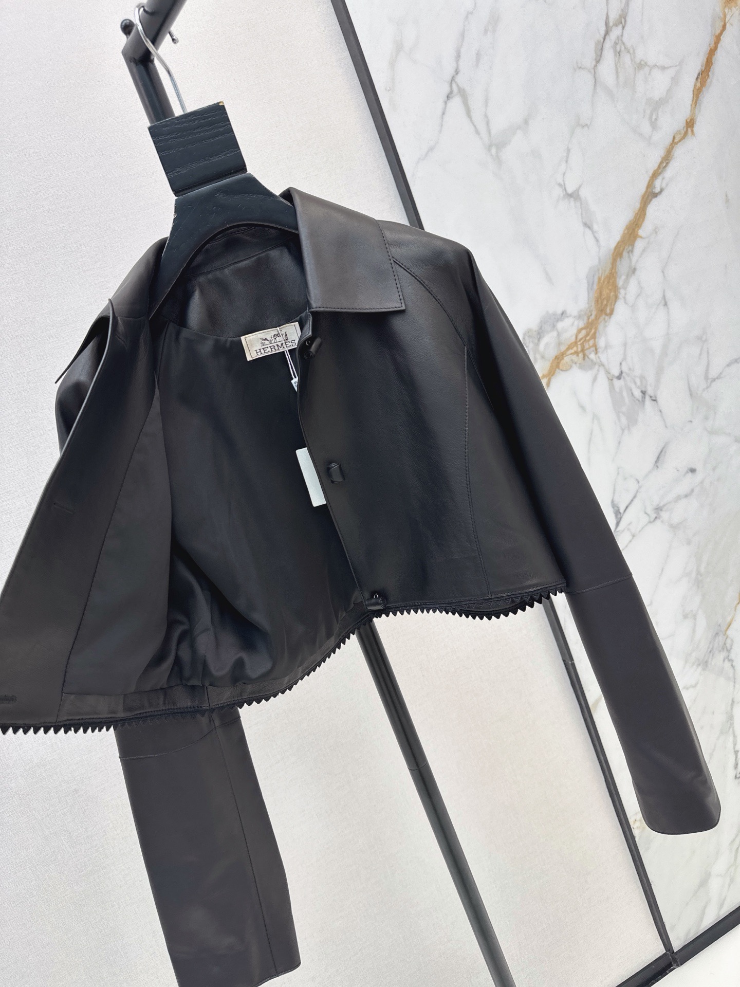 Her 26ss cropped leather jacket
