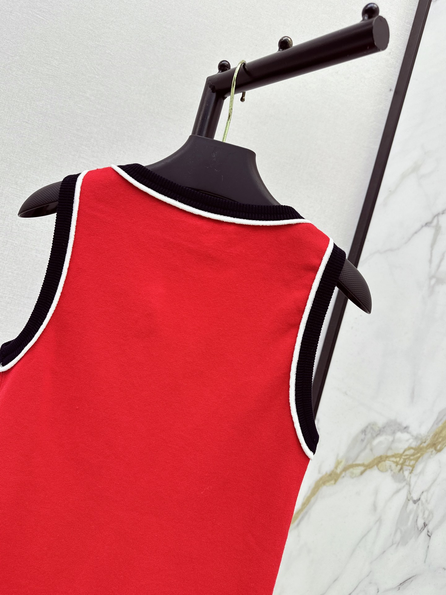 Valen 26fw knit vest
