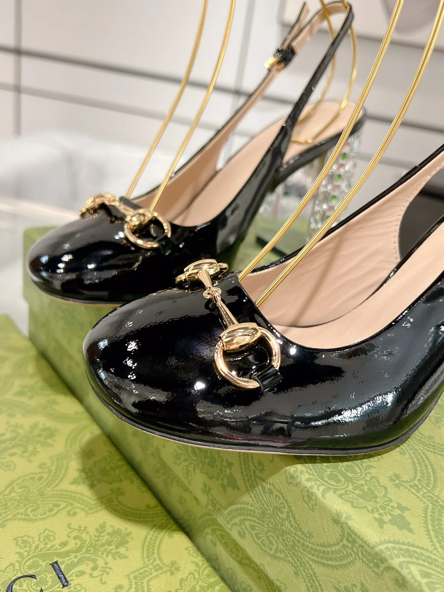 Gucc 26ss rhinestone slingback chunky high heel
