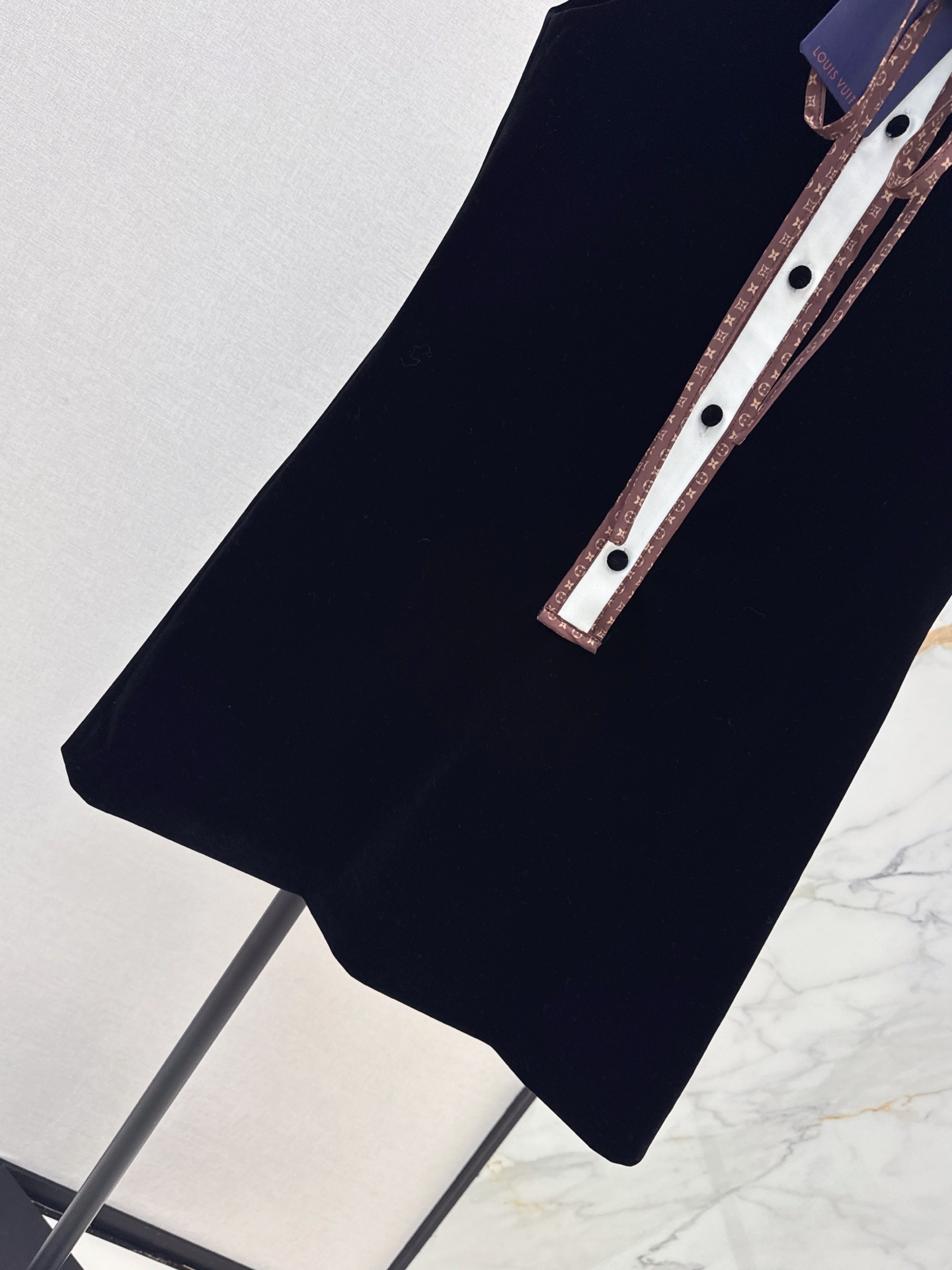 Loui 26fw ribbon sleeveless dress