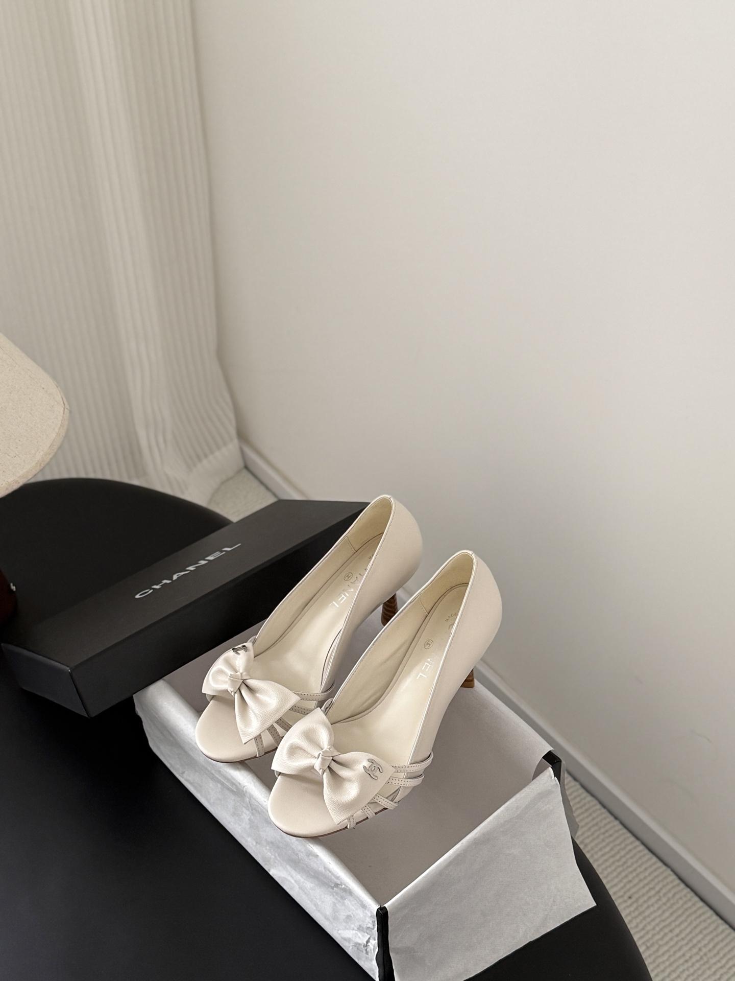 Chan 26ss peep toe heels