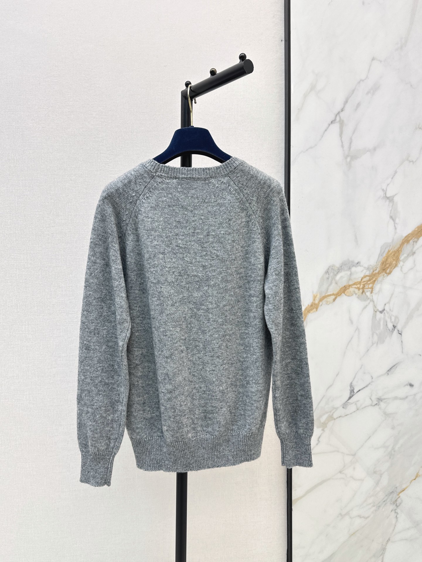 Loui 26fw embroidery knit sweter