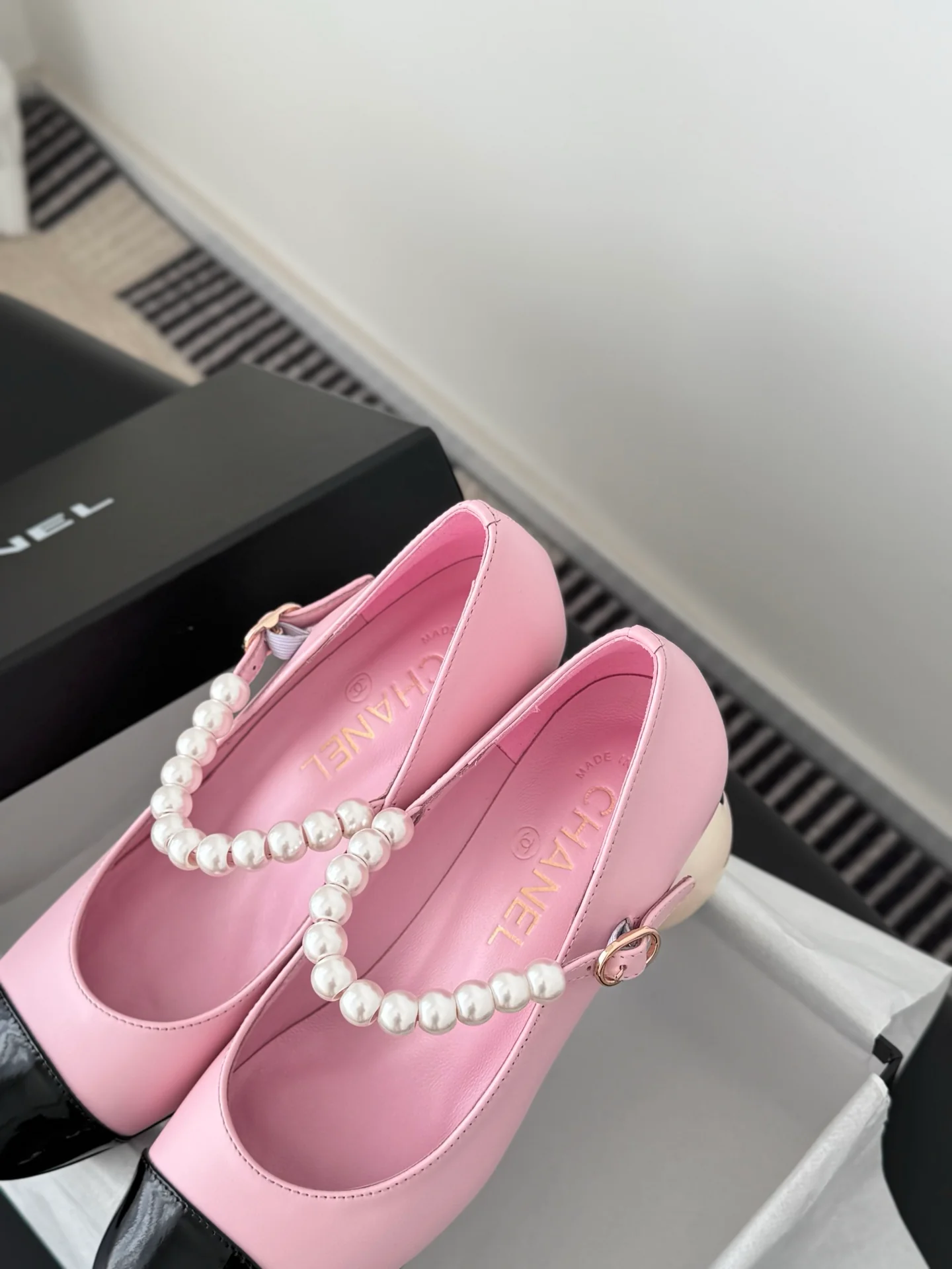 Chan 26ss pearl mary jane flats
