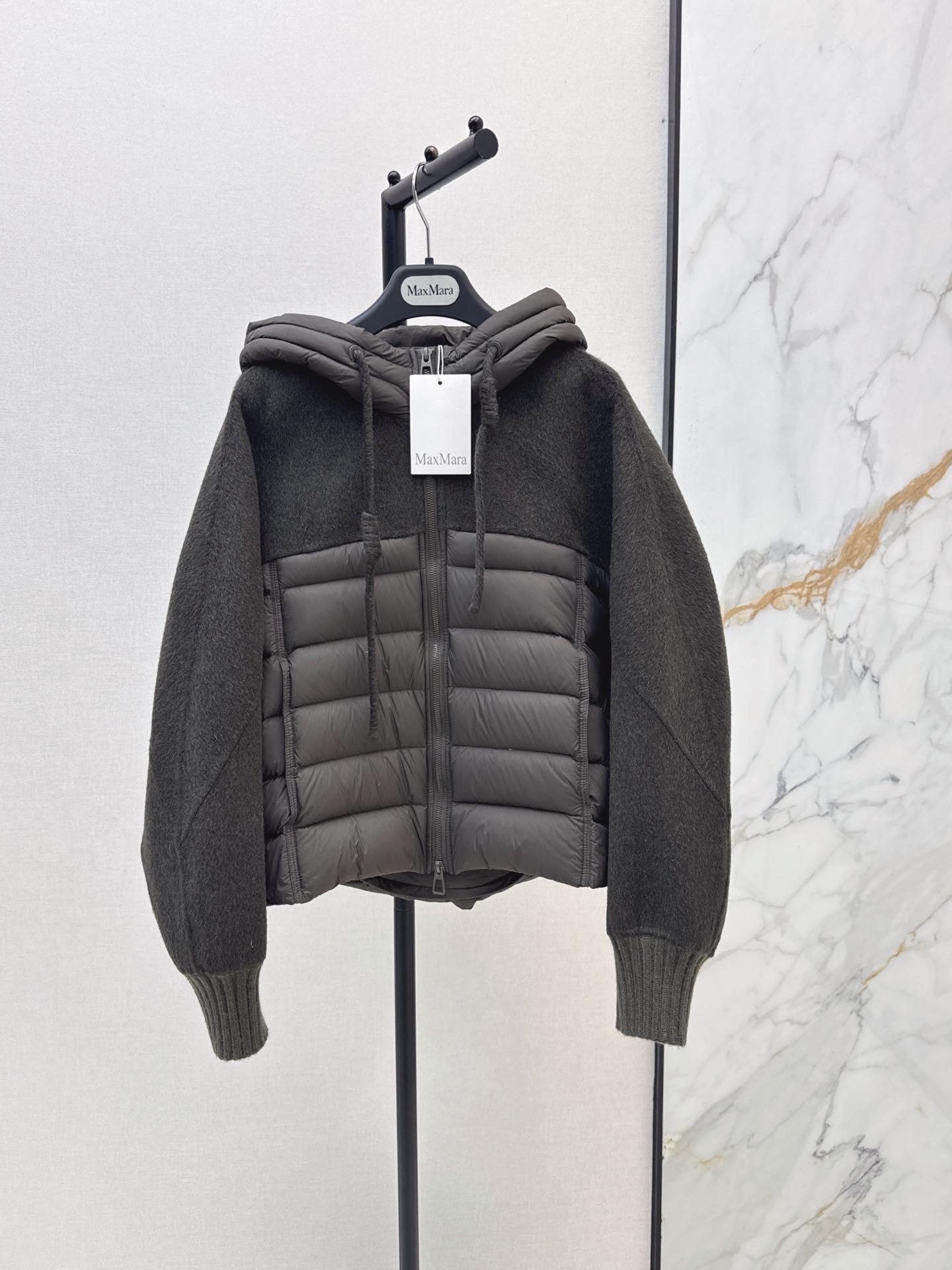Max 26fw knit contract down jacket