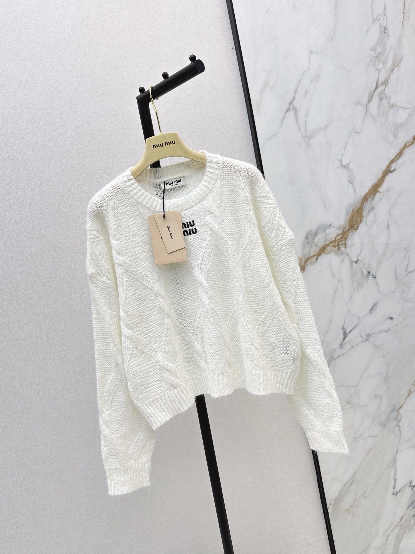 Miu 26fw letter embroidery sweater