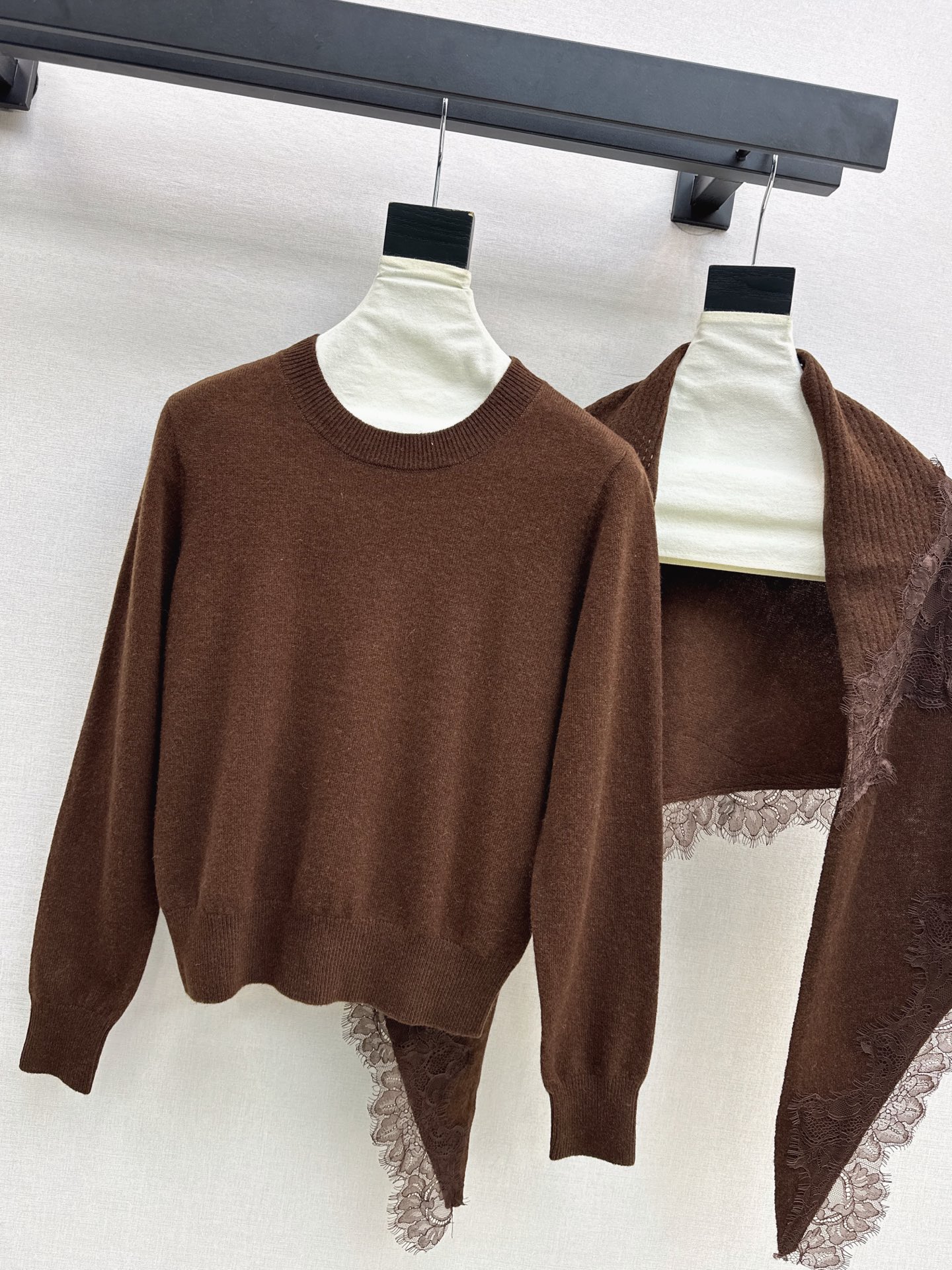 ES 26fw knit lace cape sweater sets