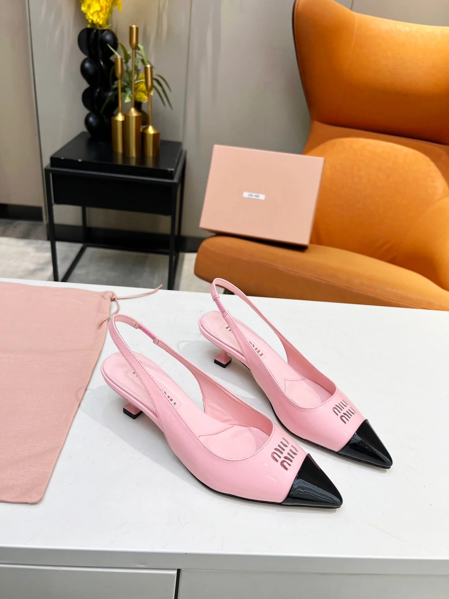 MI Slingback pump