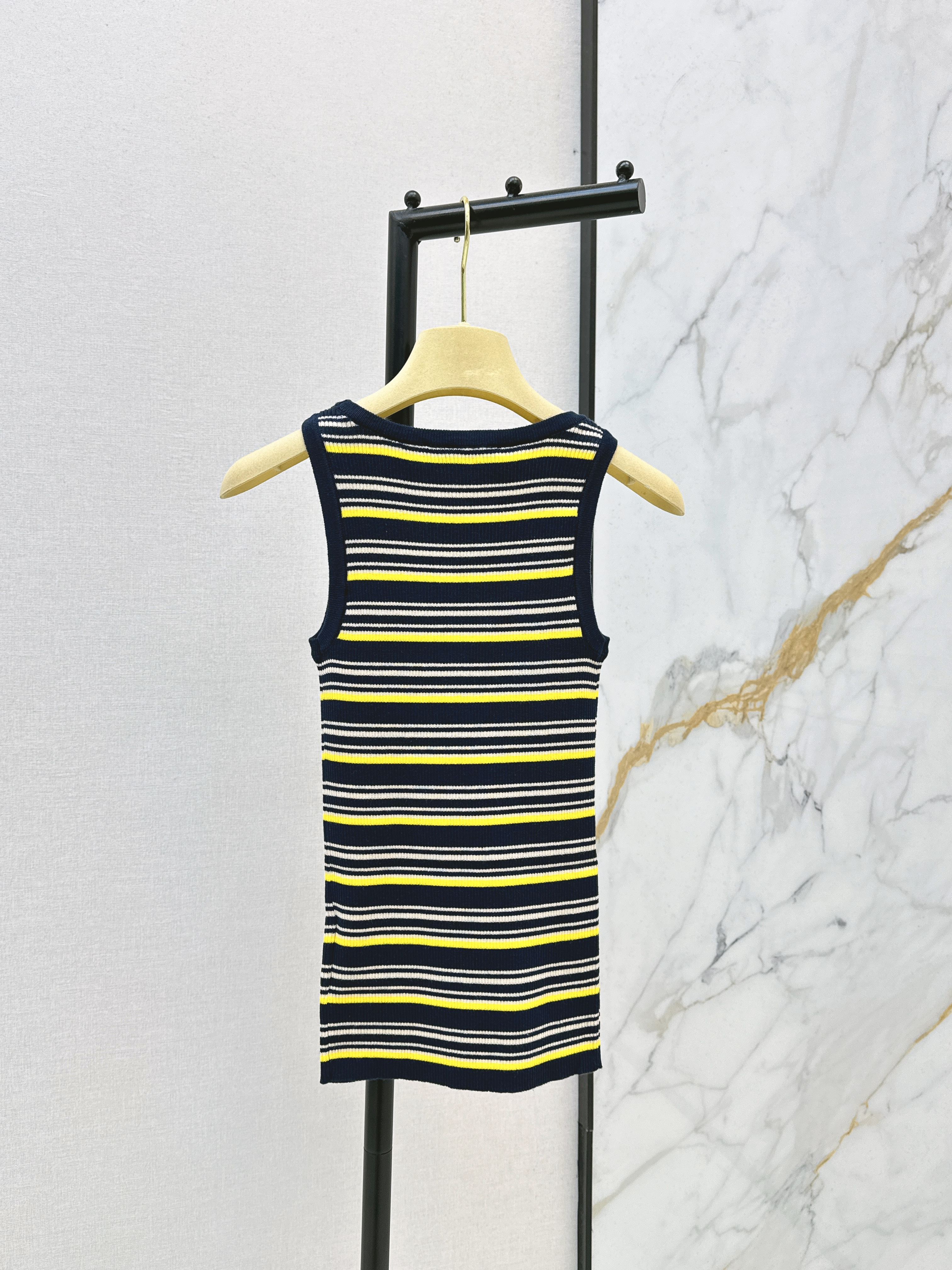 Miu 26ss stripe knit vest