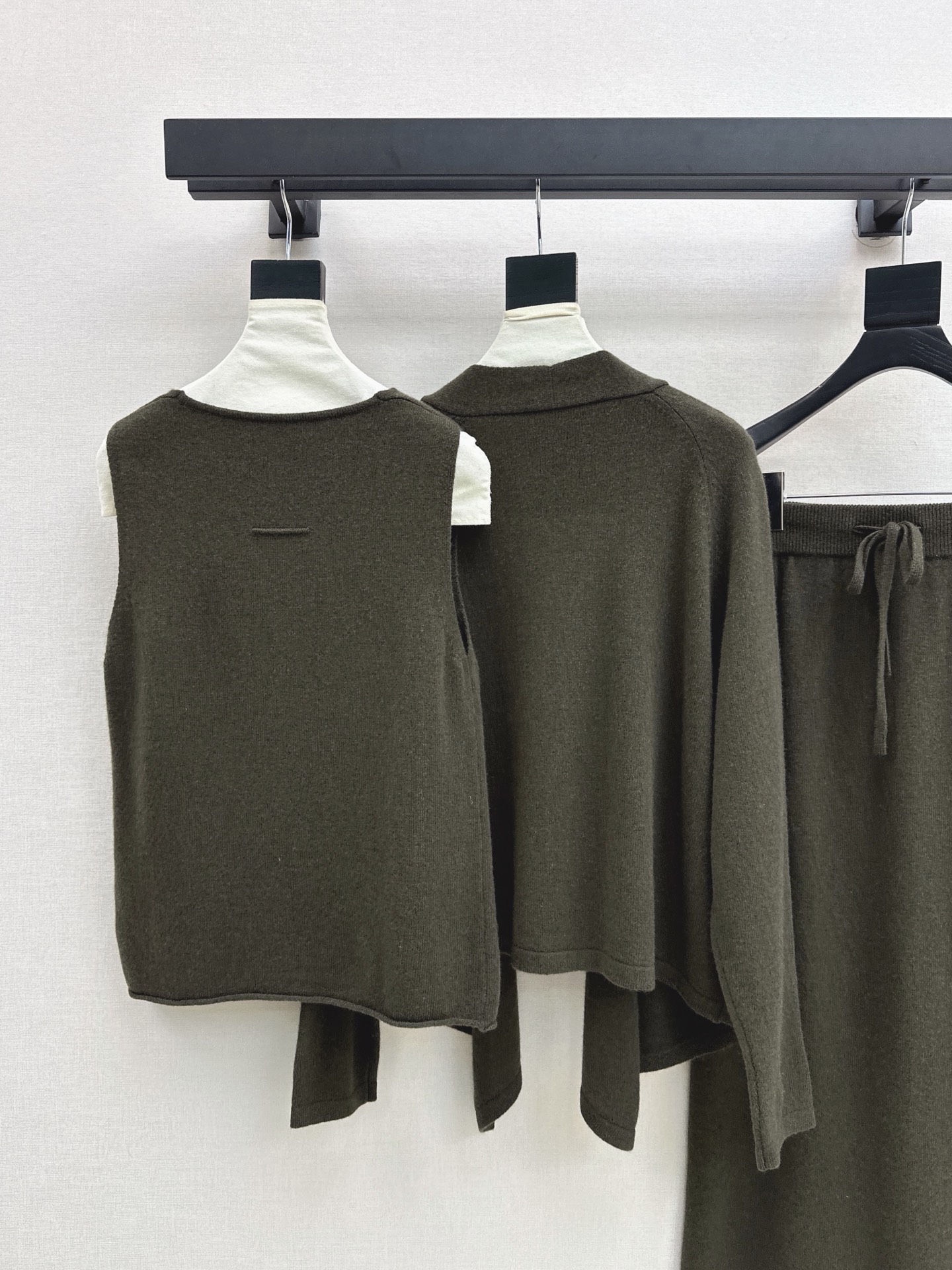 Max 26fw wool knit vest cardigan skirt sets