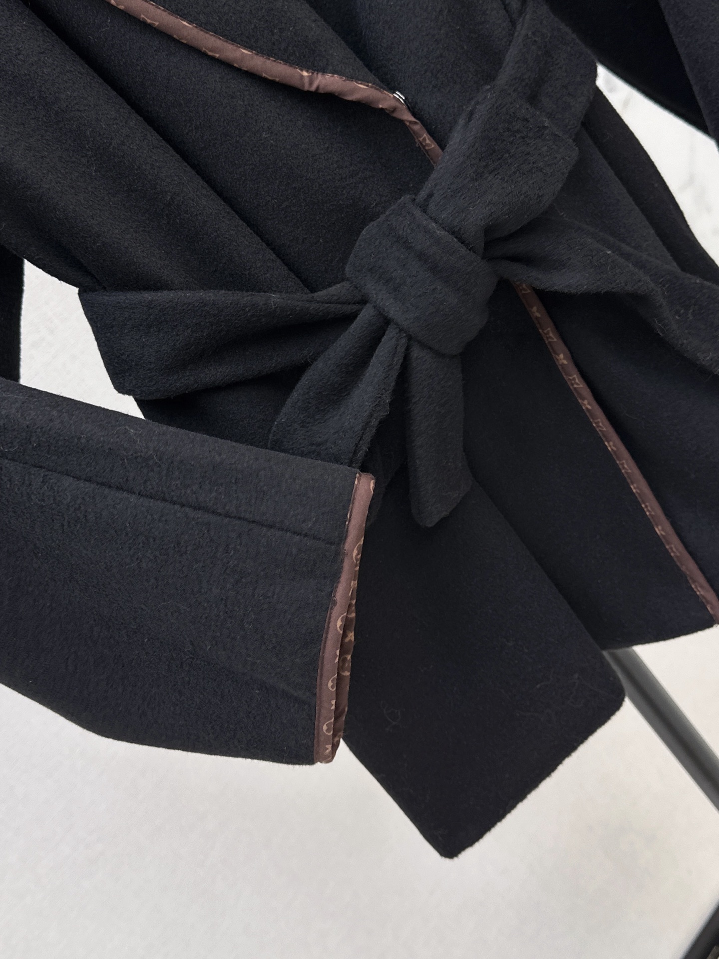 Loui 26fw belted wrap coats