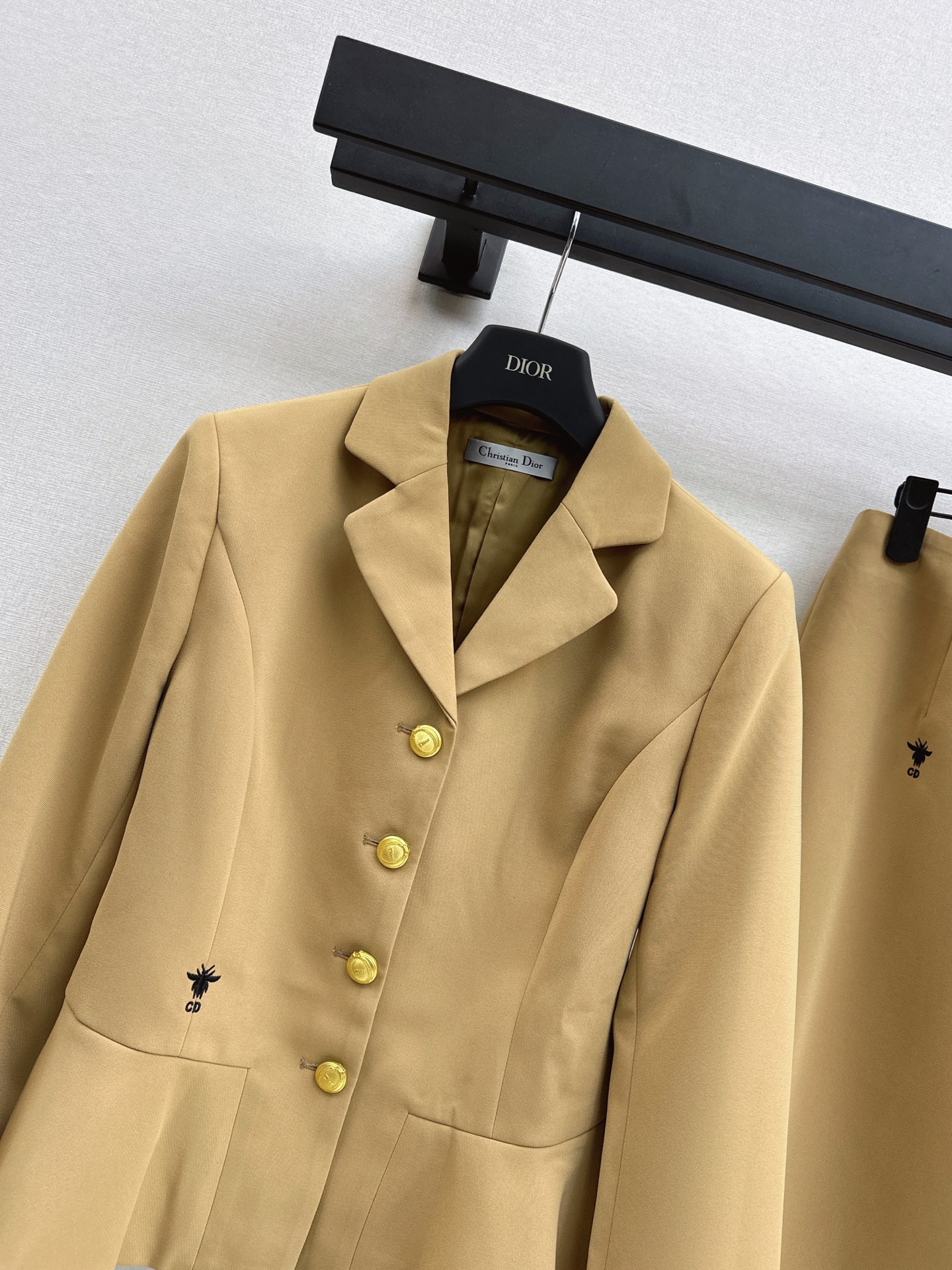 CD 26fw bee embroidery jacket A-lin skirt