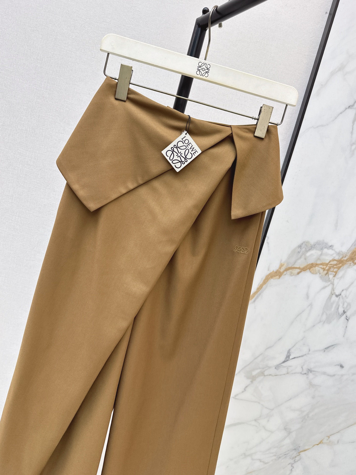 Loe 26fw asymmetric wide-leg pants