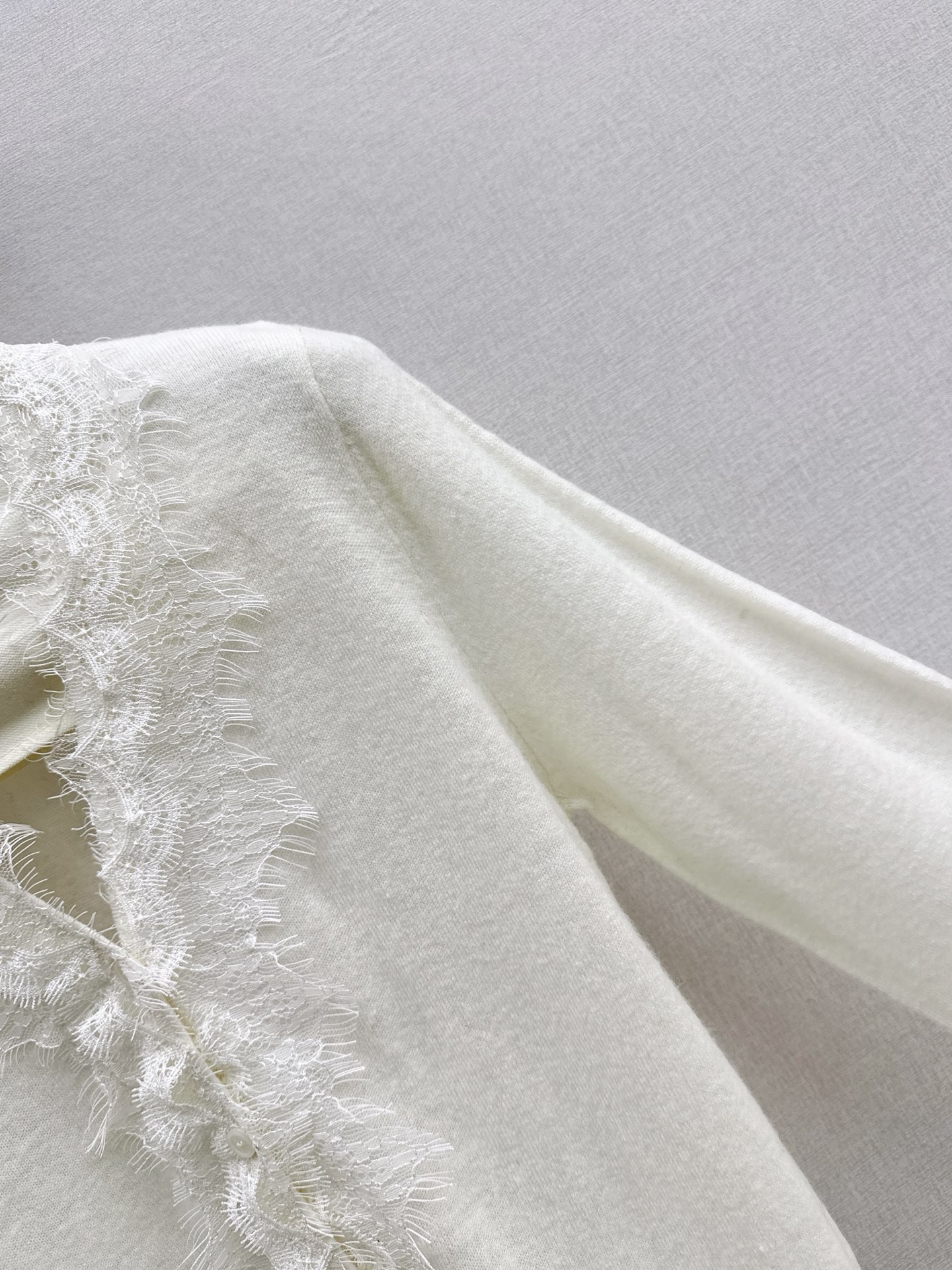 ES 26fw lace contract knit cardigan