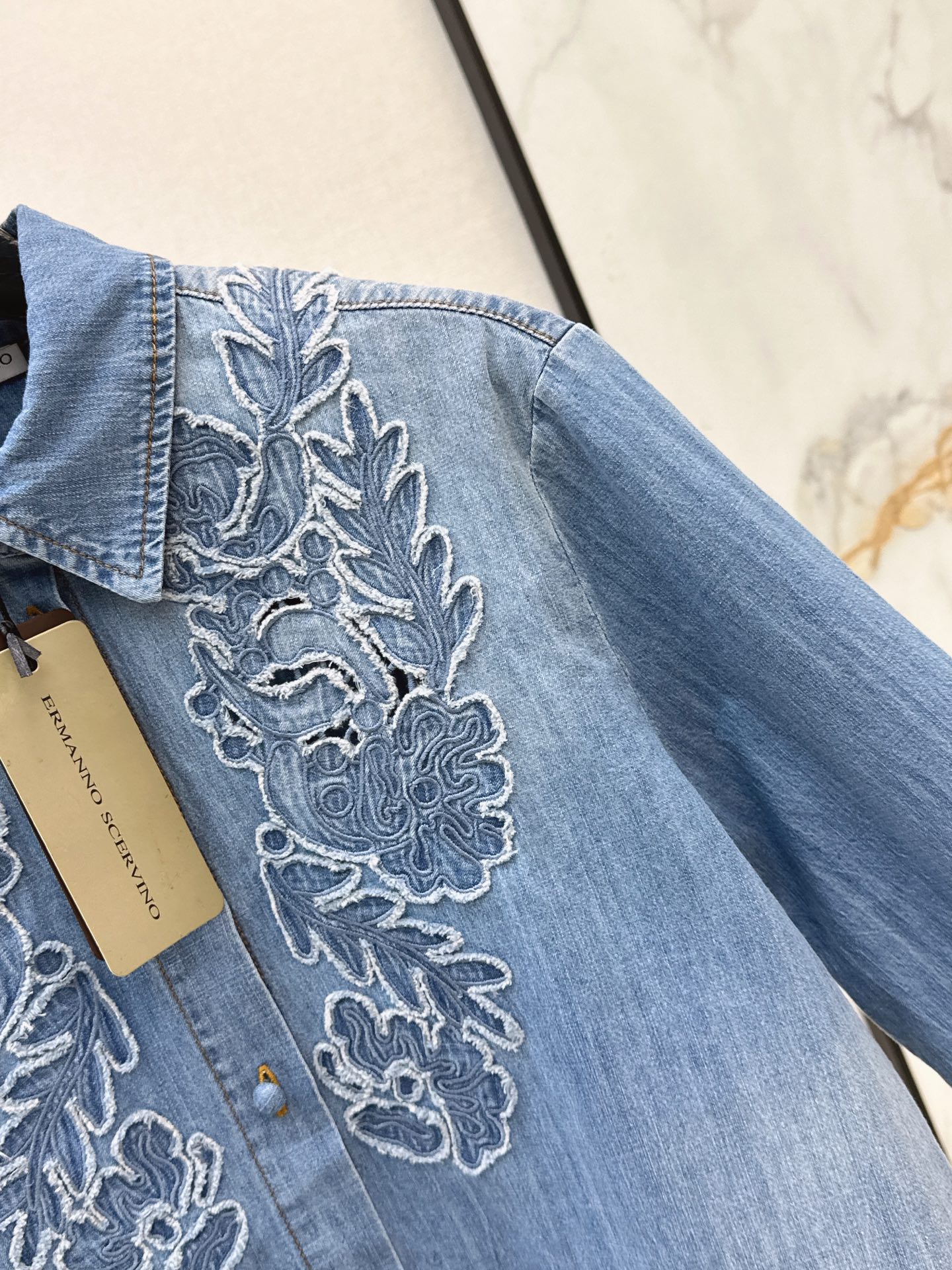 ES 26fw lace embroidery shirt