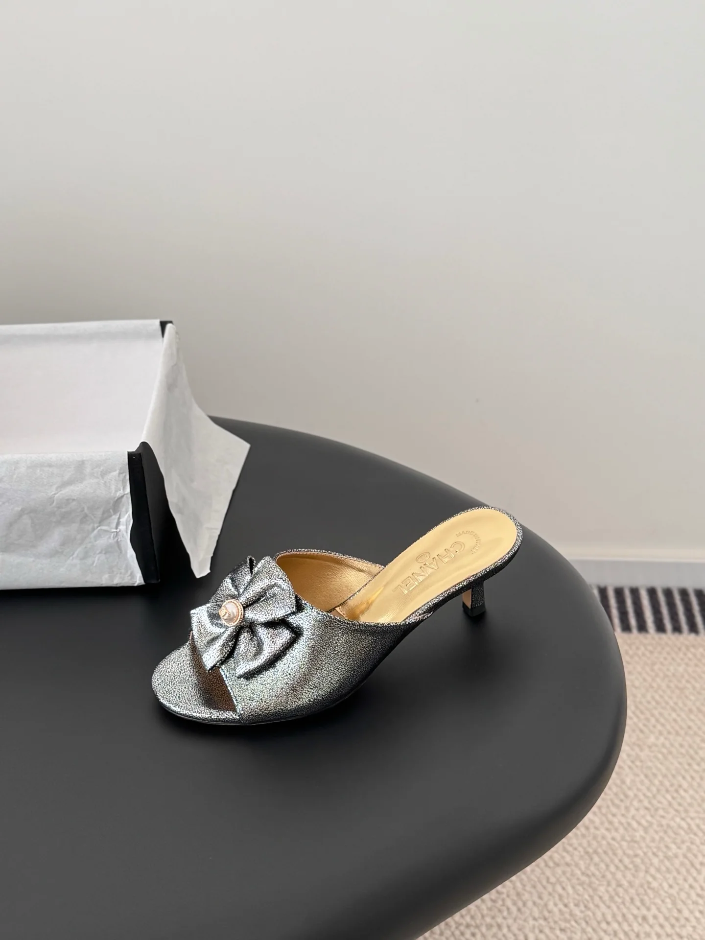 Chan 26ss kitten heel slides
