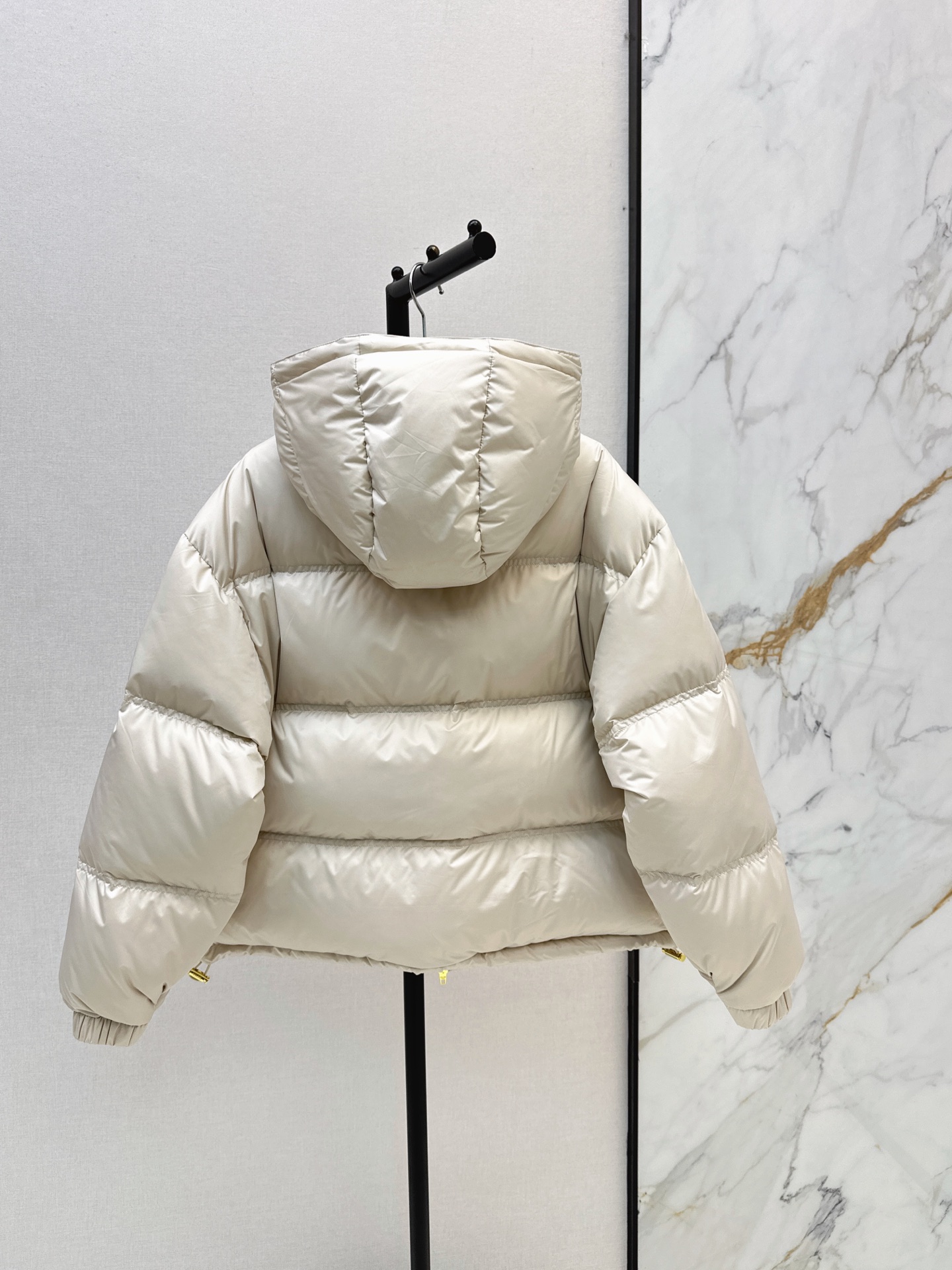 Celi 26fw hooded down jacket