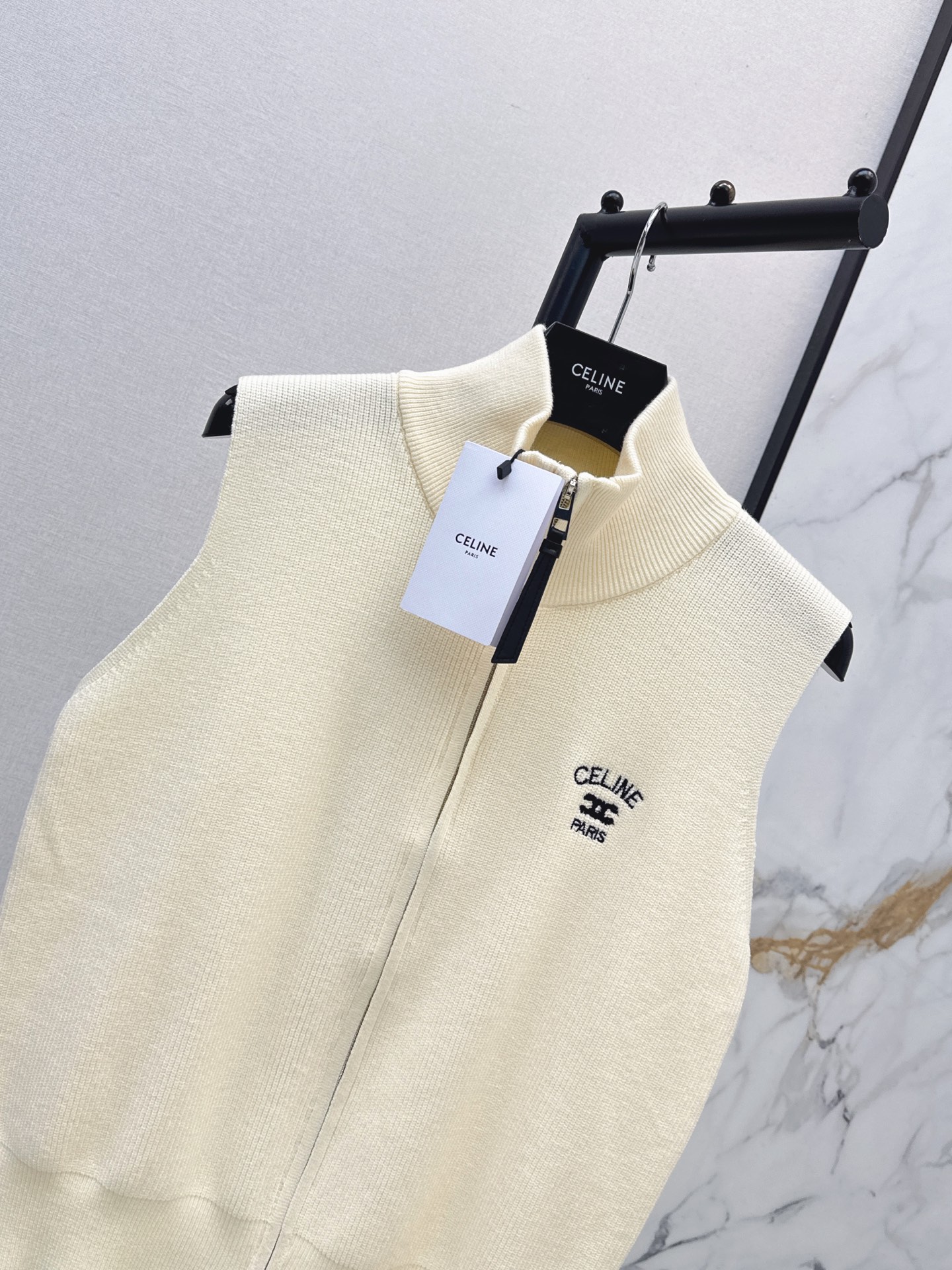Celi 26fw knit vest