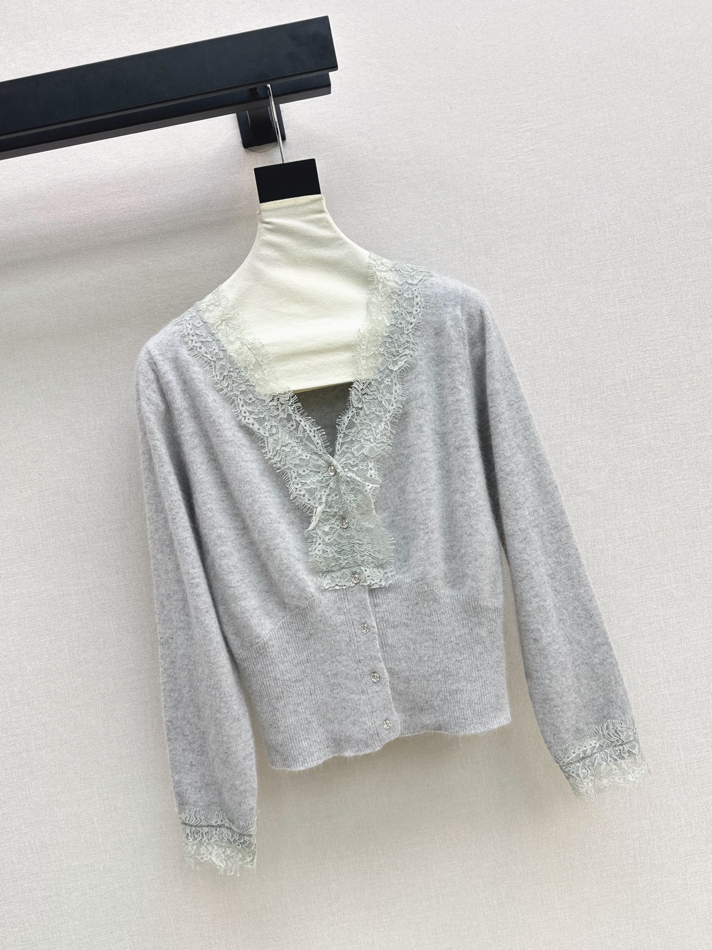 ES 26fw lace contract knit sweater