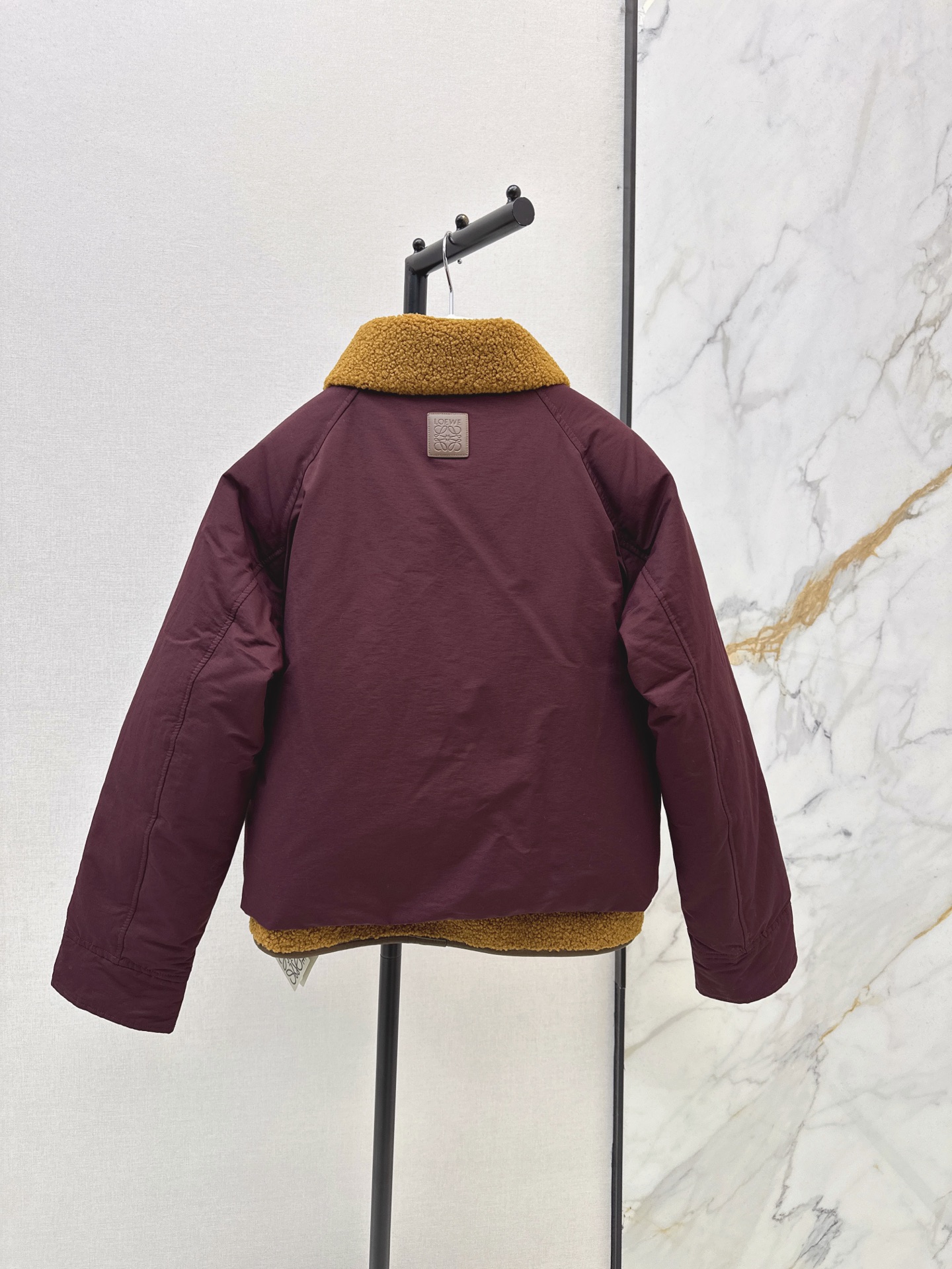 Loe 26fw sherpa-collar down jackey with detachable teddy-fleece vest