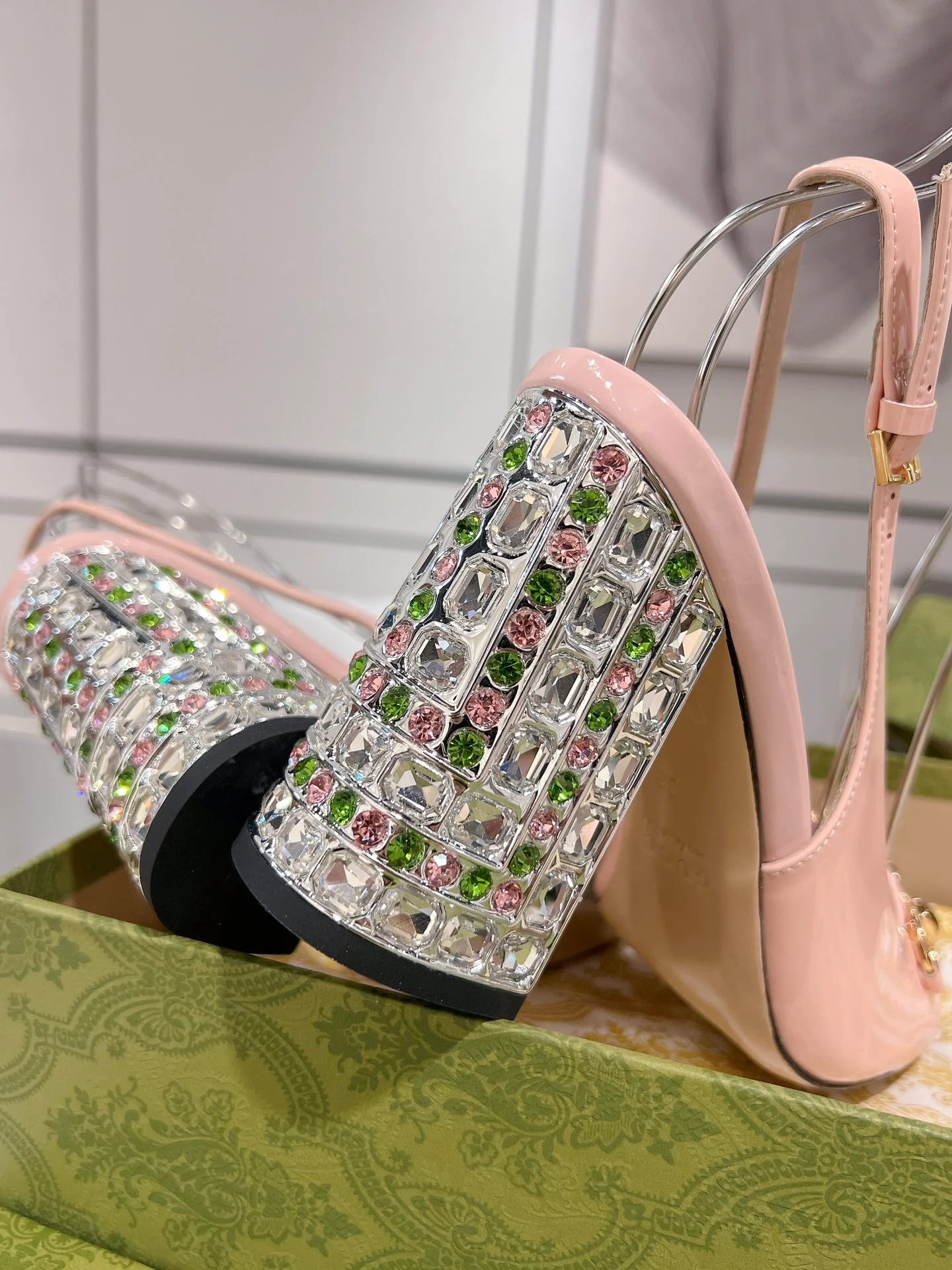 Gucc 26ss rhinestone slingback chunky high heel