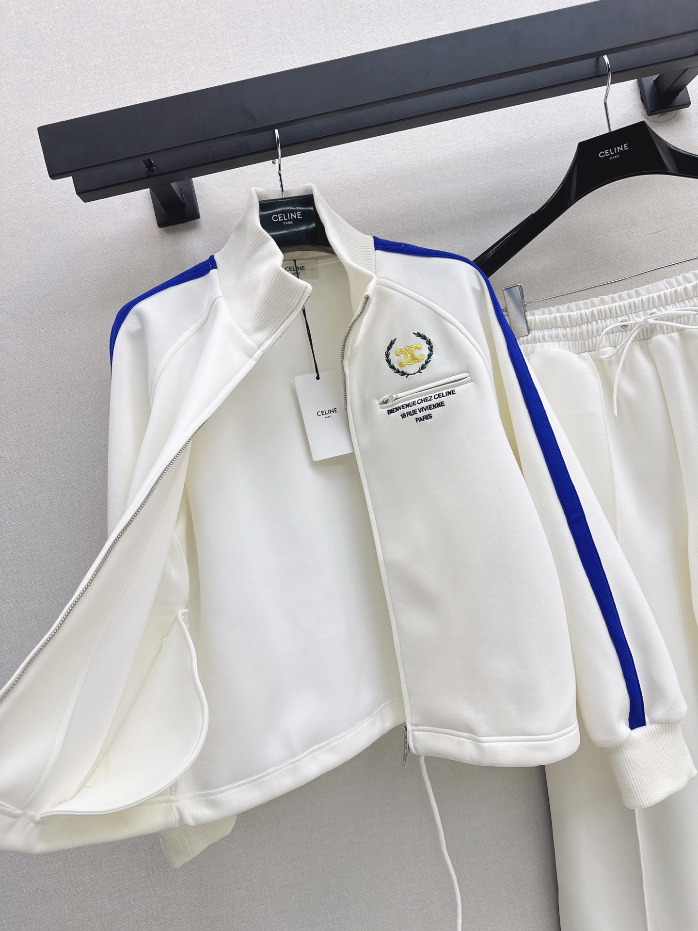 Cel casual suit