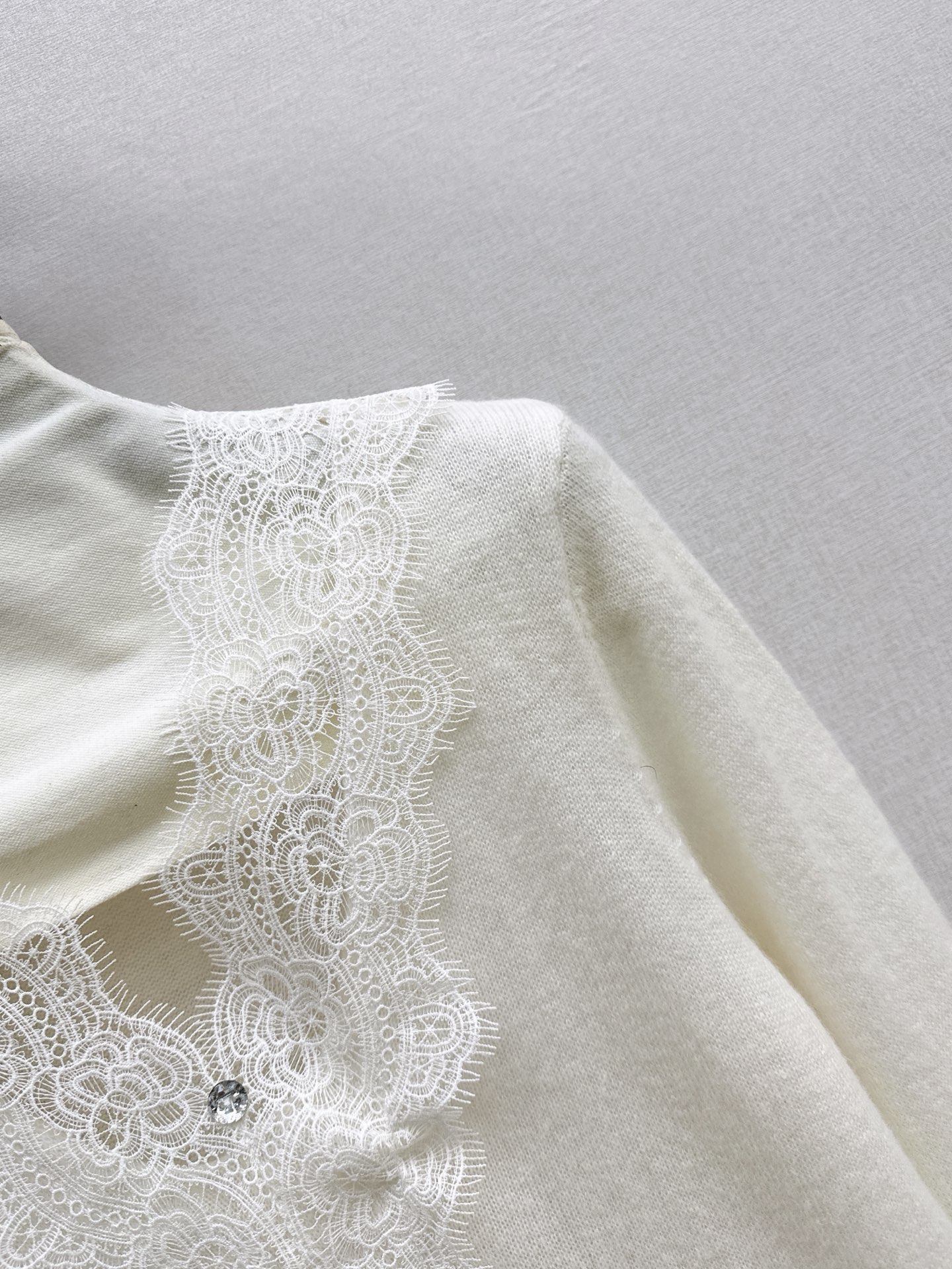 ES 26fw lace wool basic tee