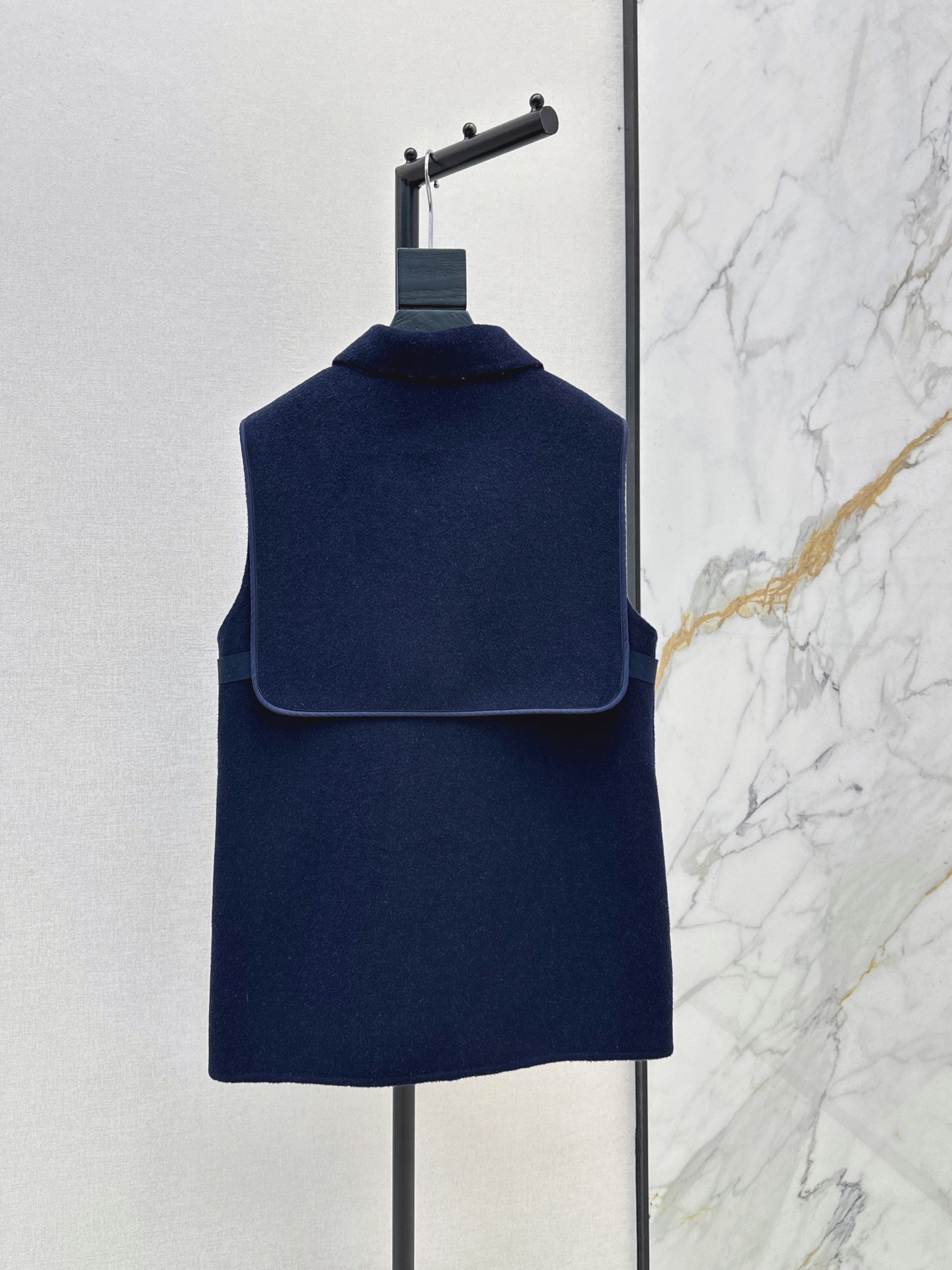 Her 26fw cashmere vest jacket