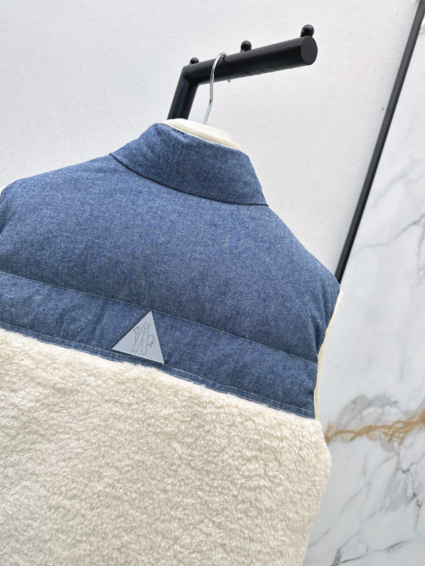 Monc 26fw sherpa fleece down vest