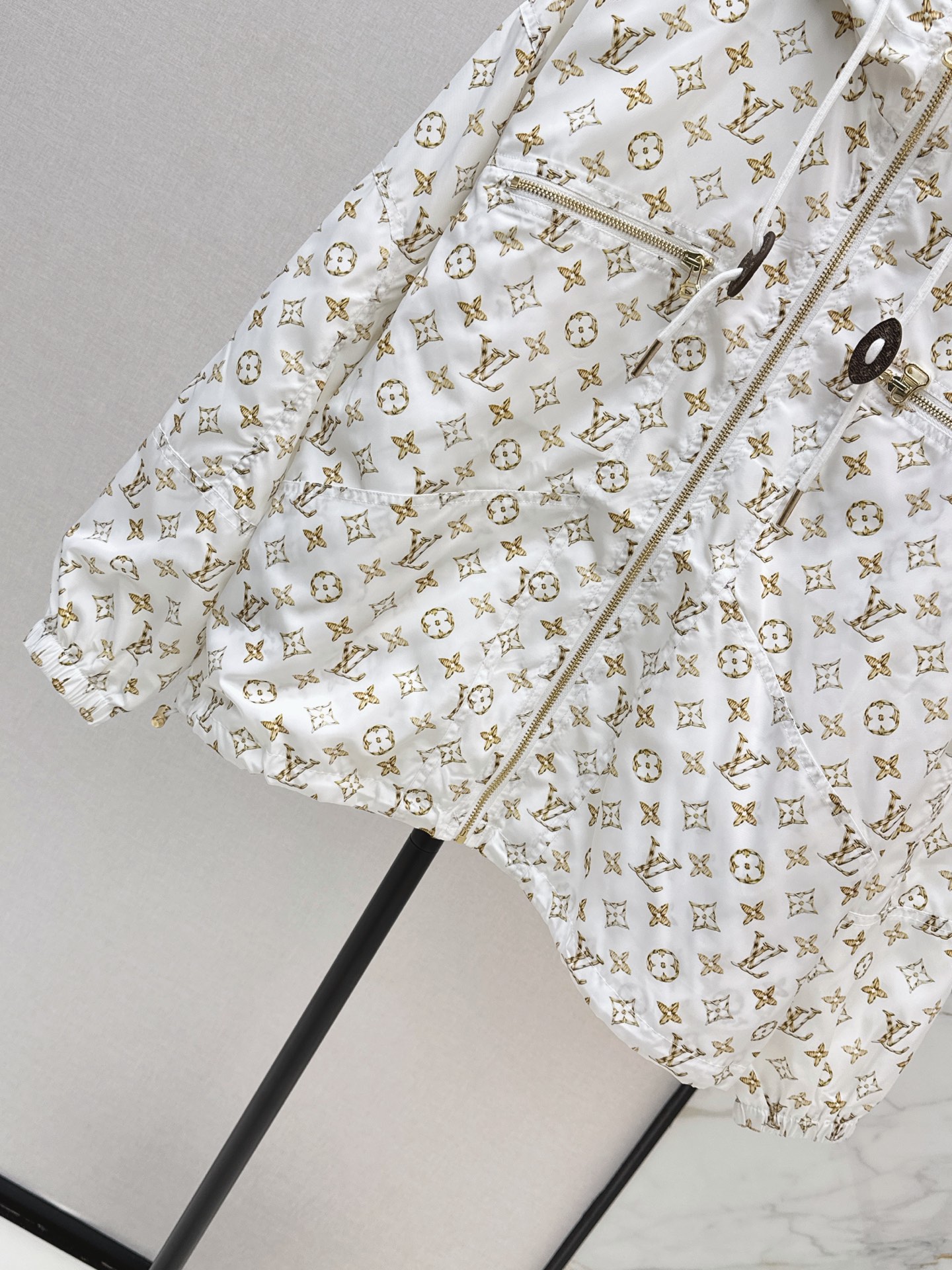 Loui 26fw print hooded trench coats