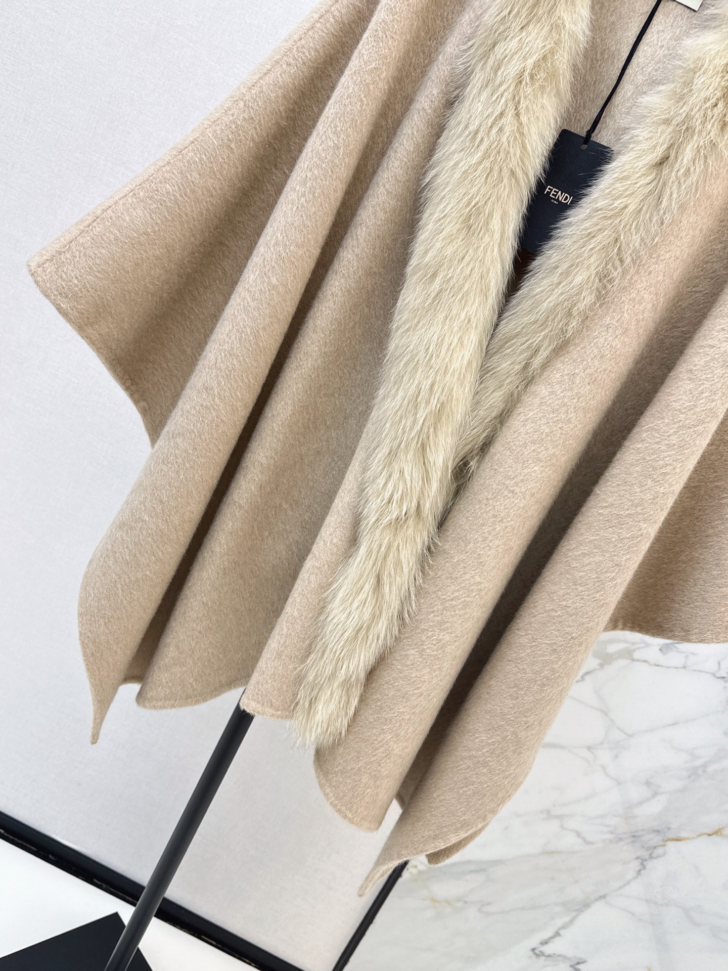 Fen 26fw fox-trim woolen cape jacket