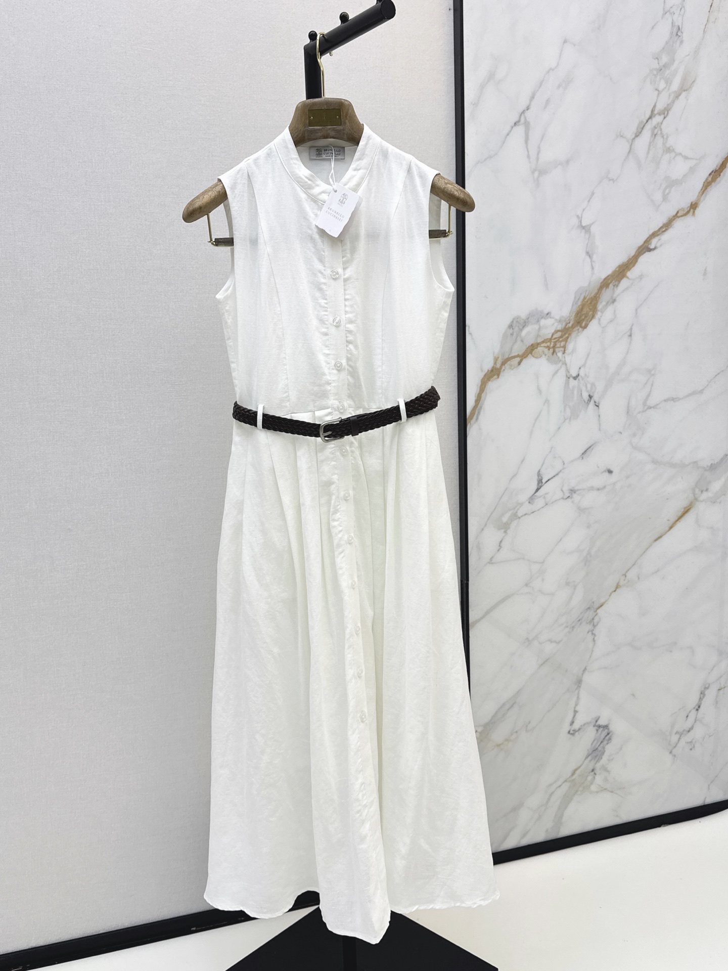 Brun 26ss sleeveless linen dress