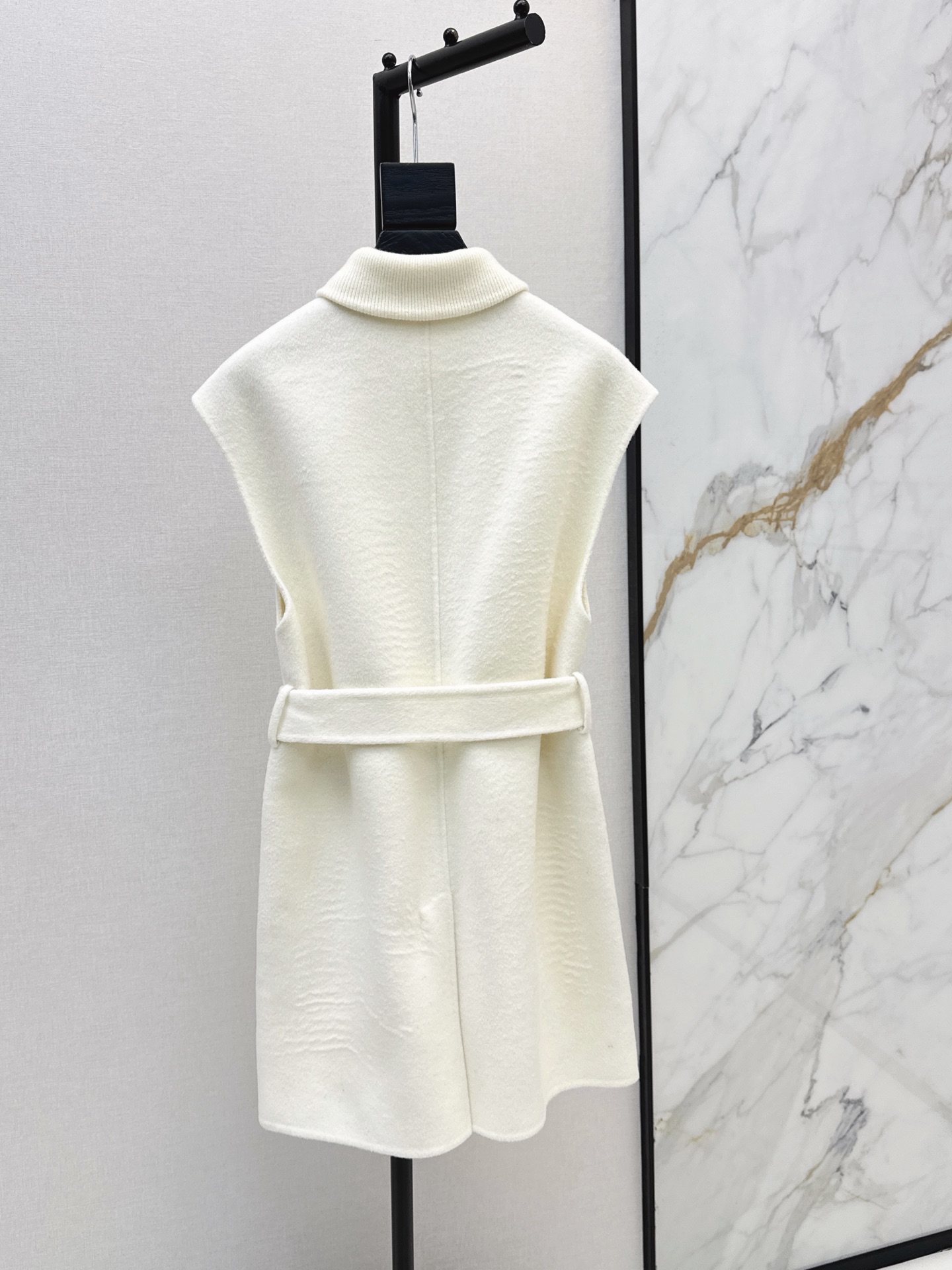 Her 26fw woolen belted vest