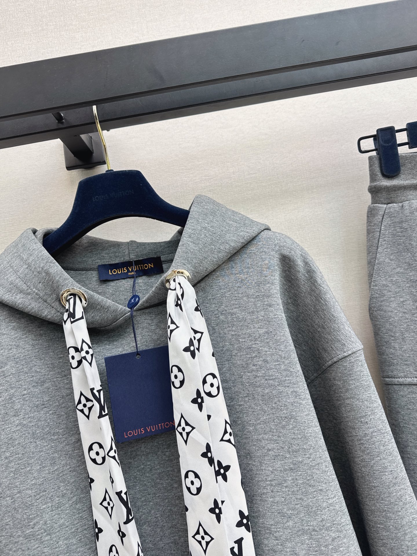Loui 26fw scarf hhdie pants sets