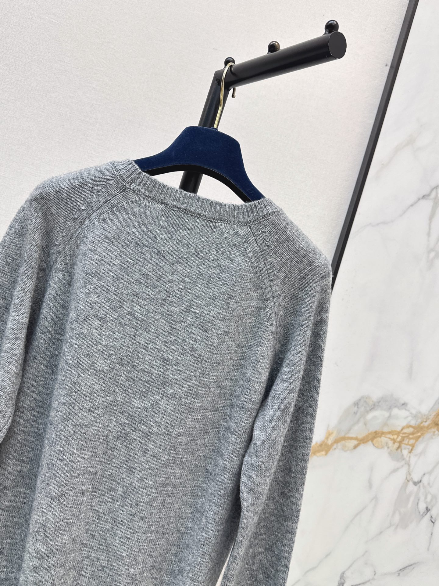 Loui 26fw embroidery knit sweter