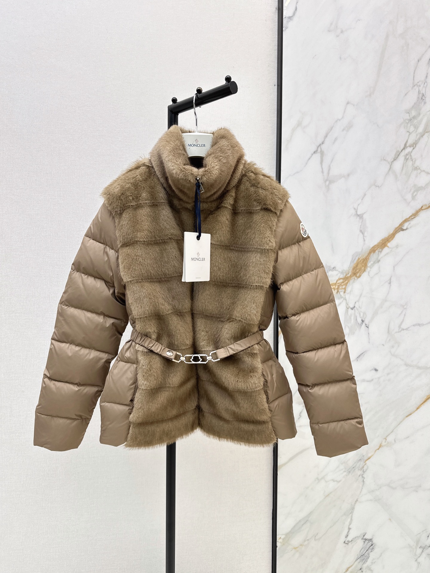 Monc 26fw fur belted down jacket