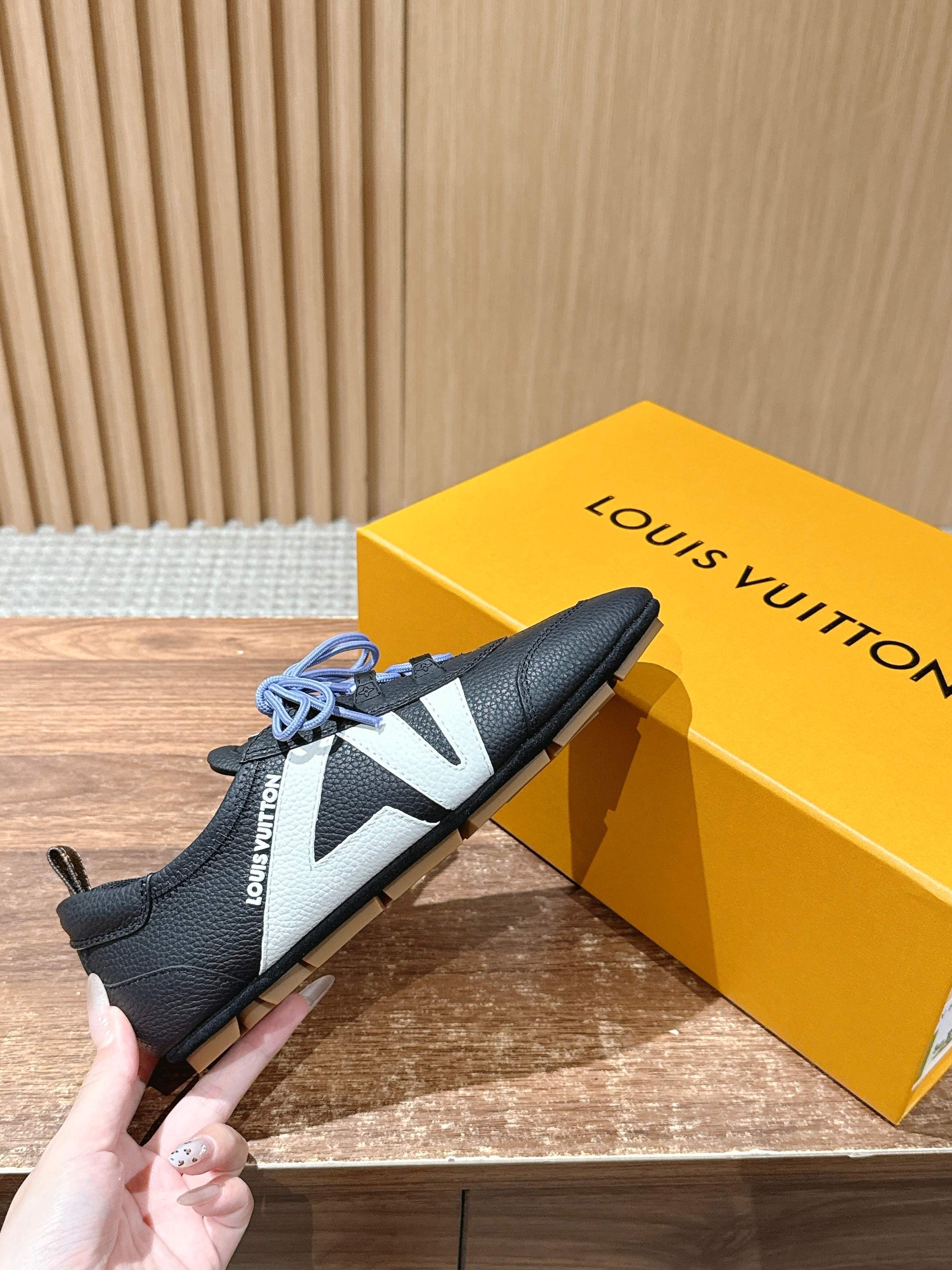 Loui 25fw sneaker