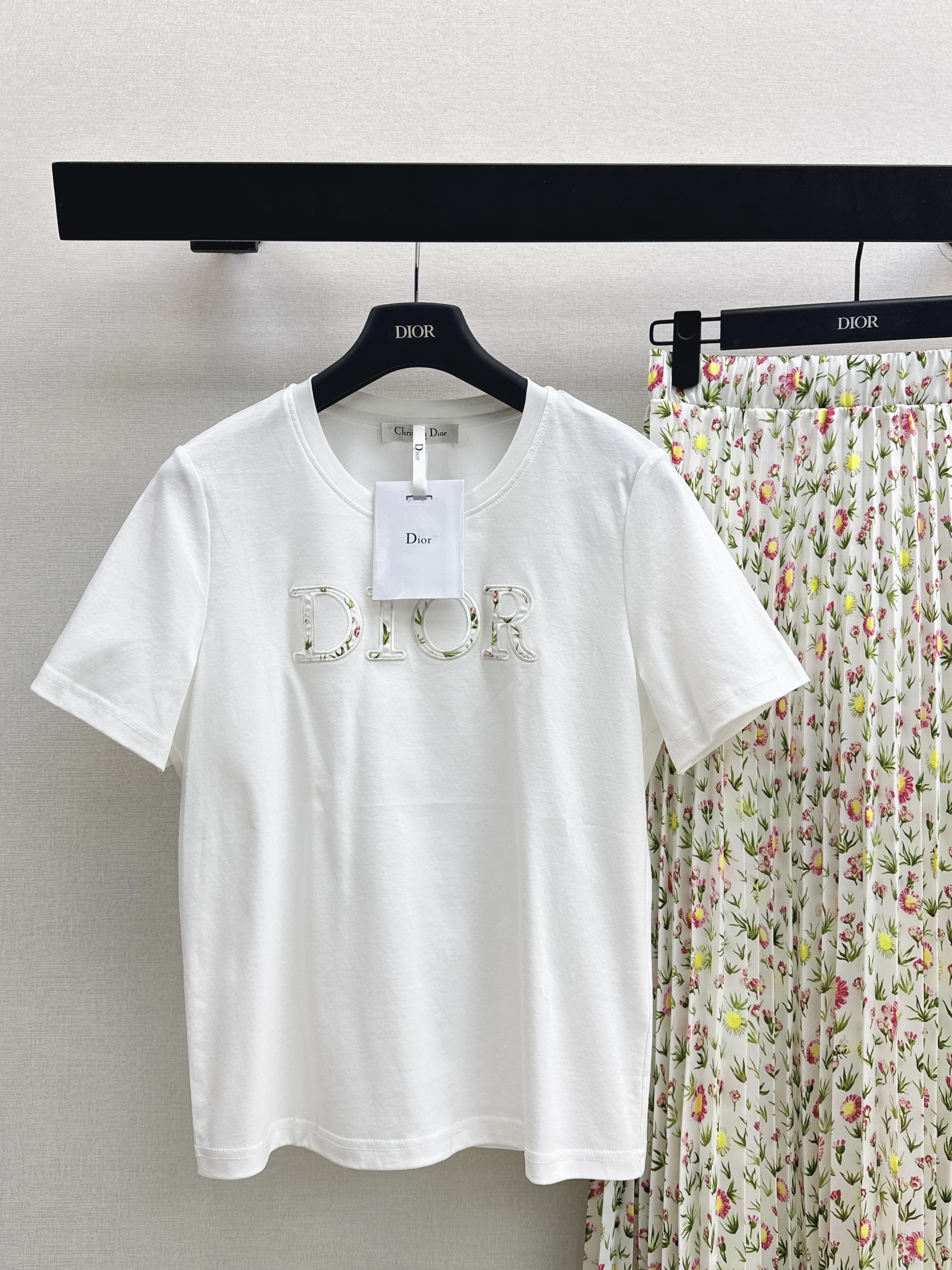 CD 26ss t-shirt & print skirt sets