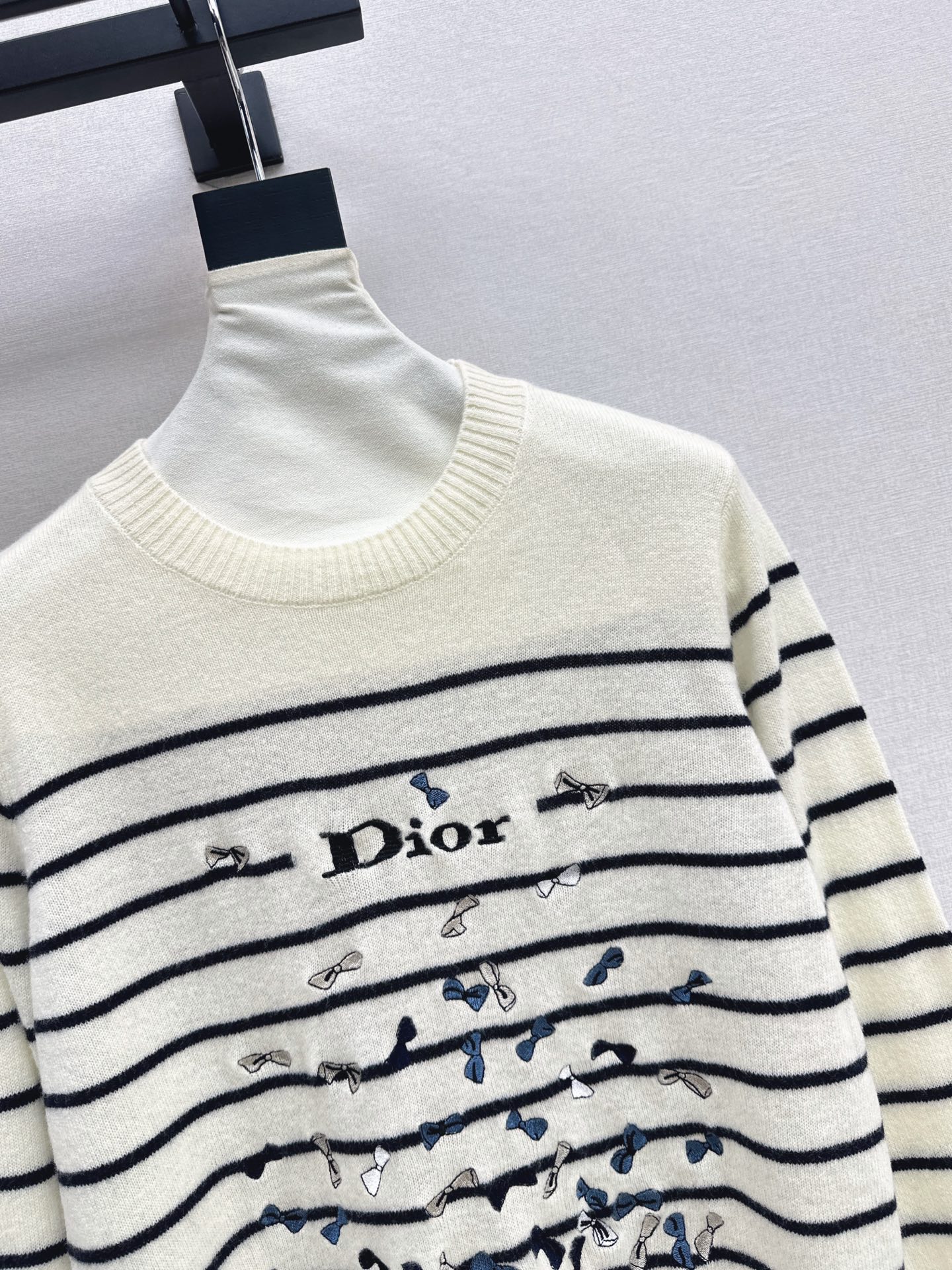 CD 26fw stripe bow knit sweater