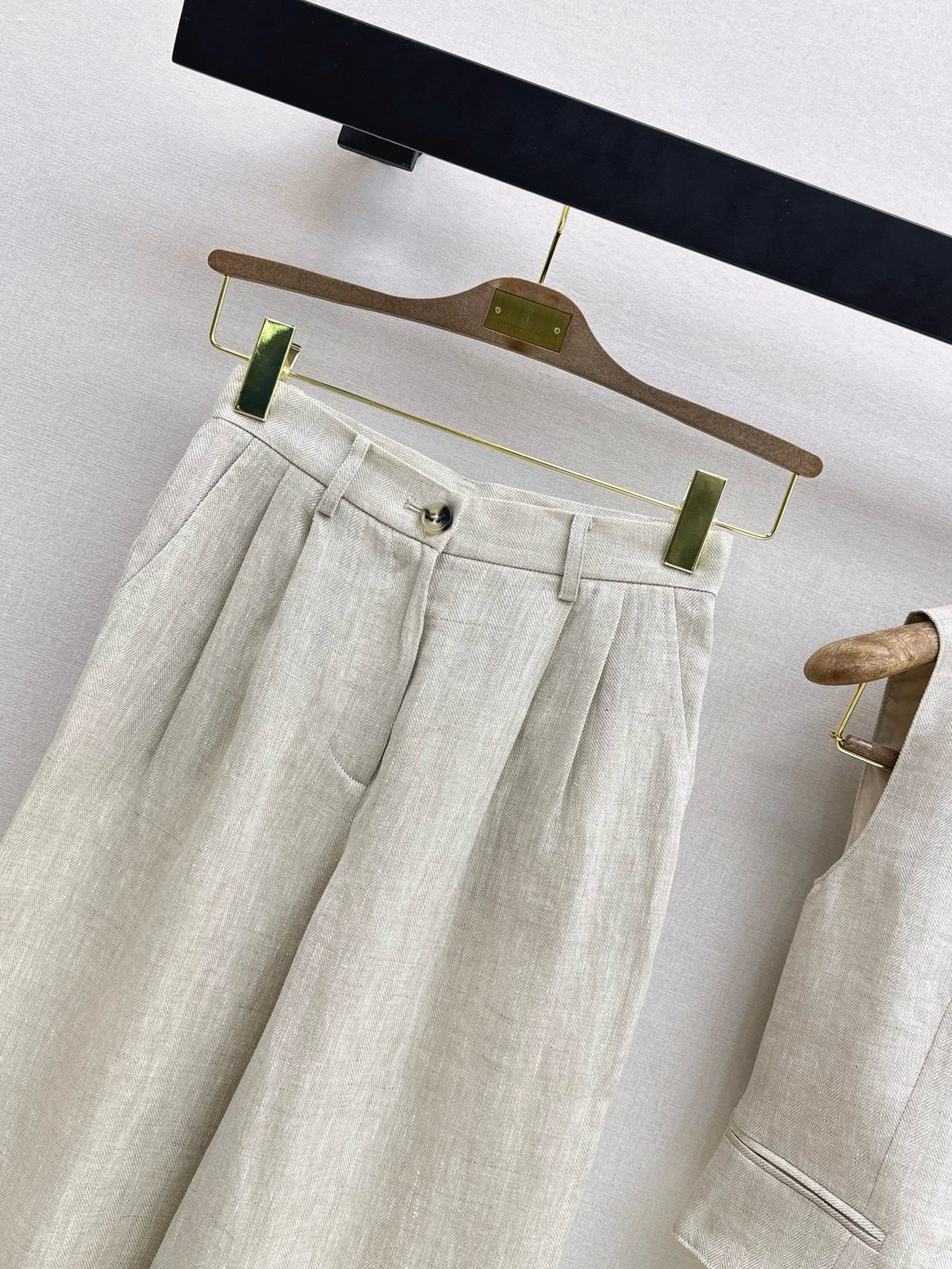 Brun 26ss v-neck waistcoat pants set