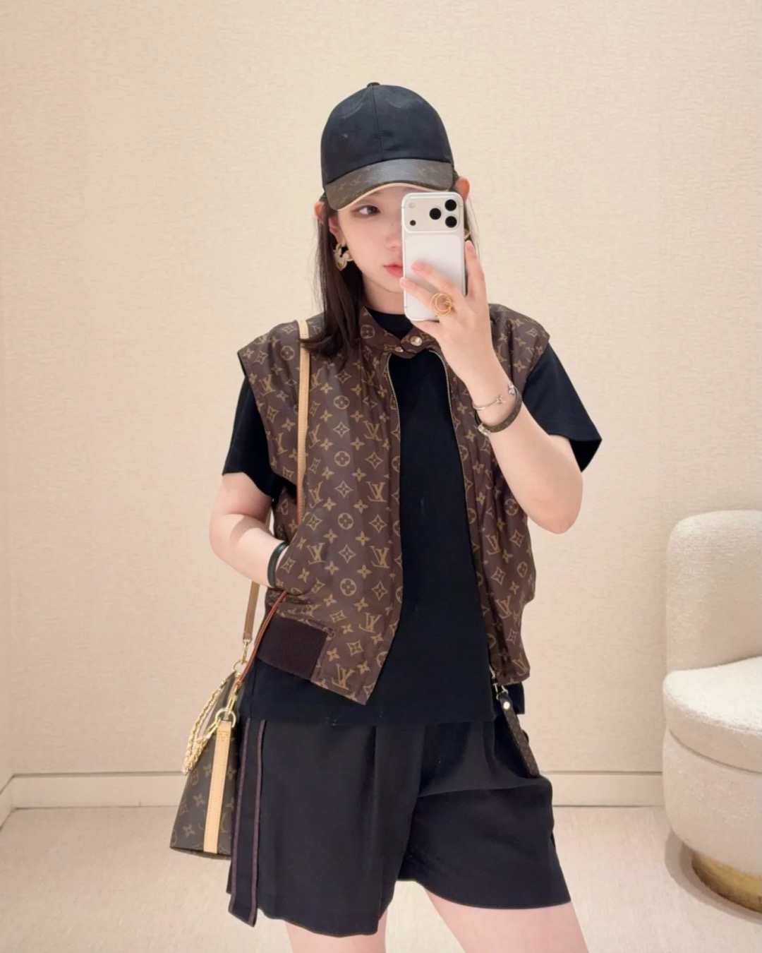 Loui 26ss reversible waistcoats