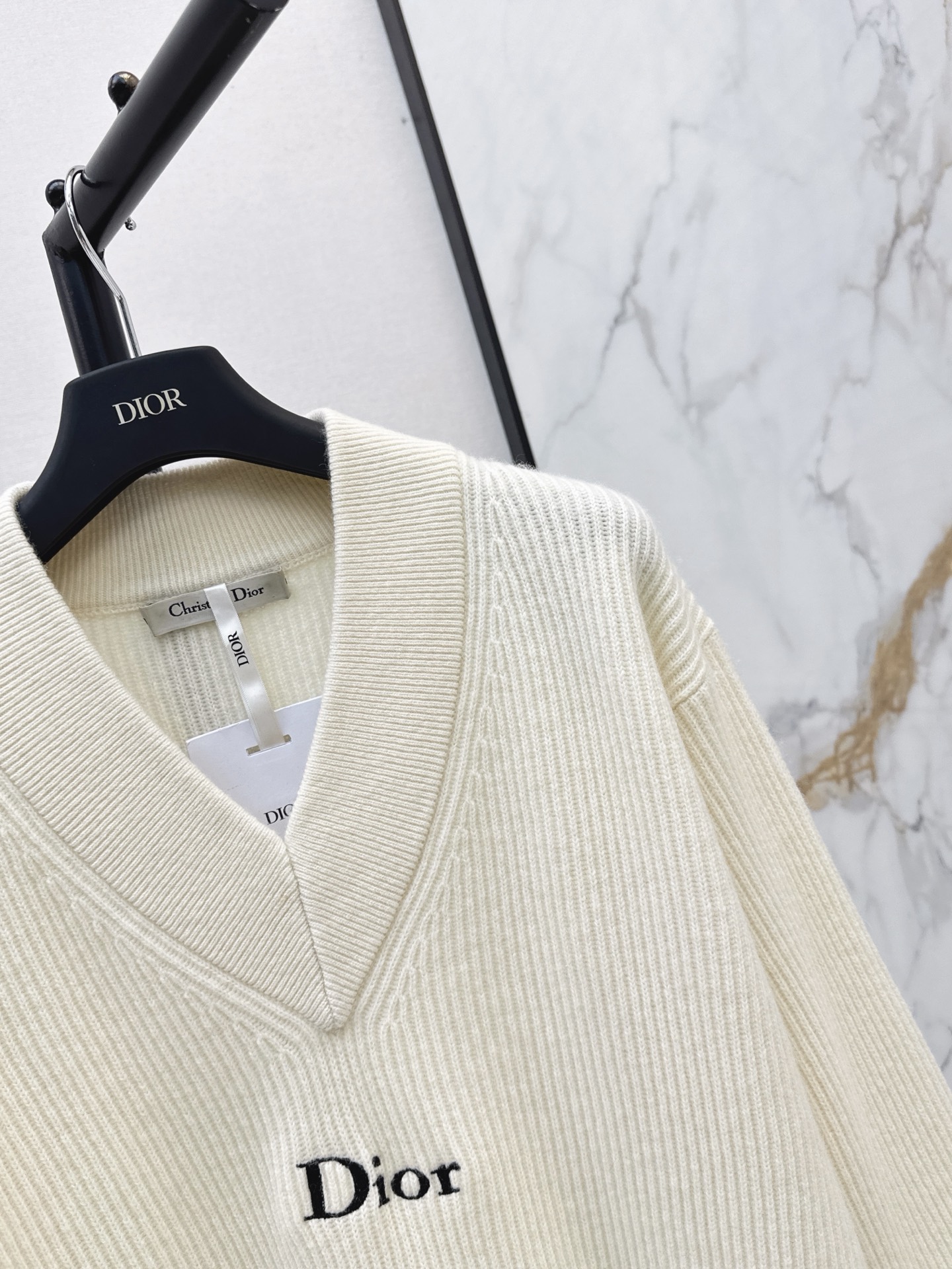 CD 26fw v-neck sweater